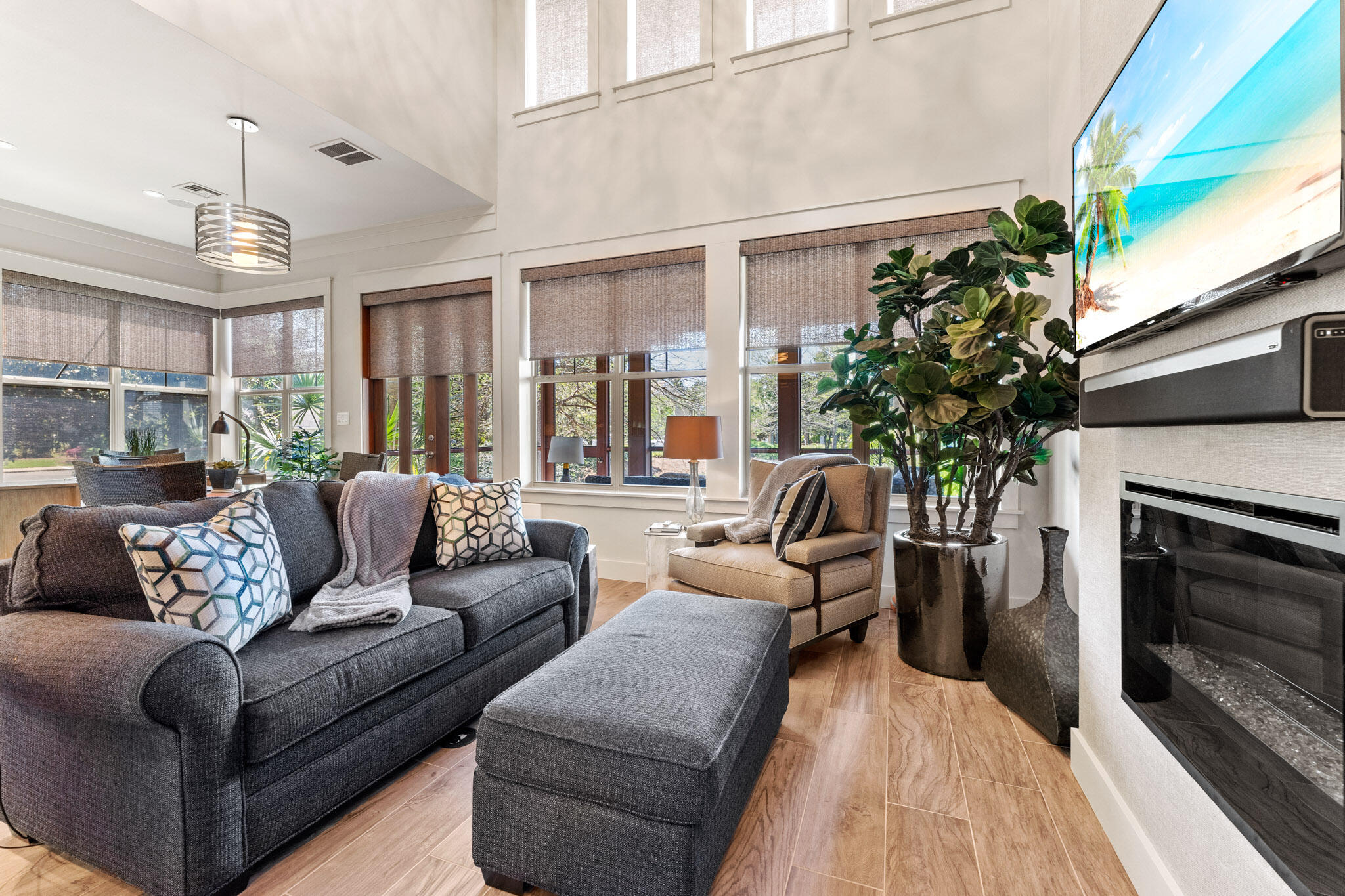 MAGNOLIA BAY - Residential