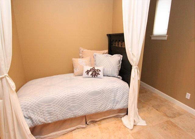 CRYSTAL LAKE II AT SANDESTIN - Residential