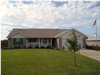 Remarks: Well-maintained 3 bd/2 ba home located in Foxwood Country Club and convenient to Eglin AFB. The home features a lovely Florida room complete w/ ceramic tile and heat/air. The owner will consider a pet on a case-by-case basis and w/ a $250 non-refundable pet fee. Please call for more info!