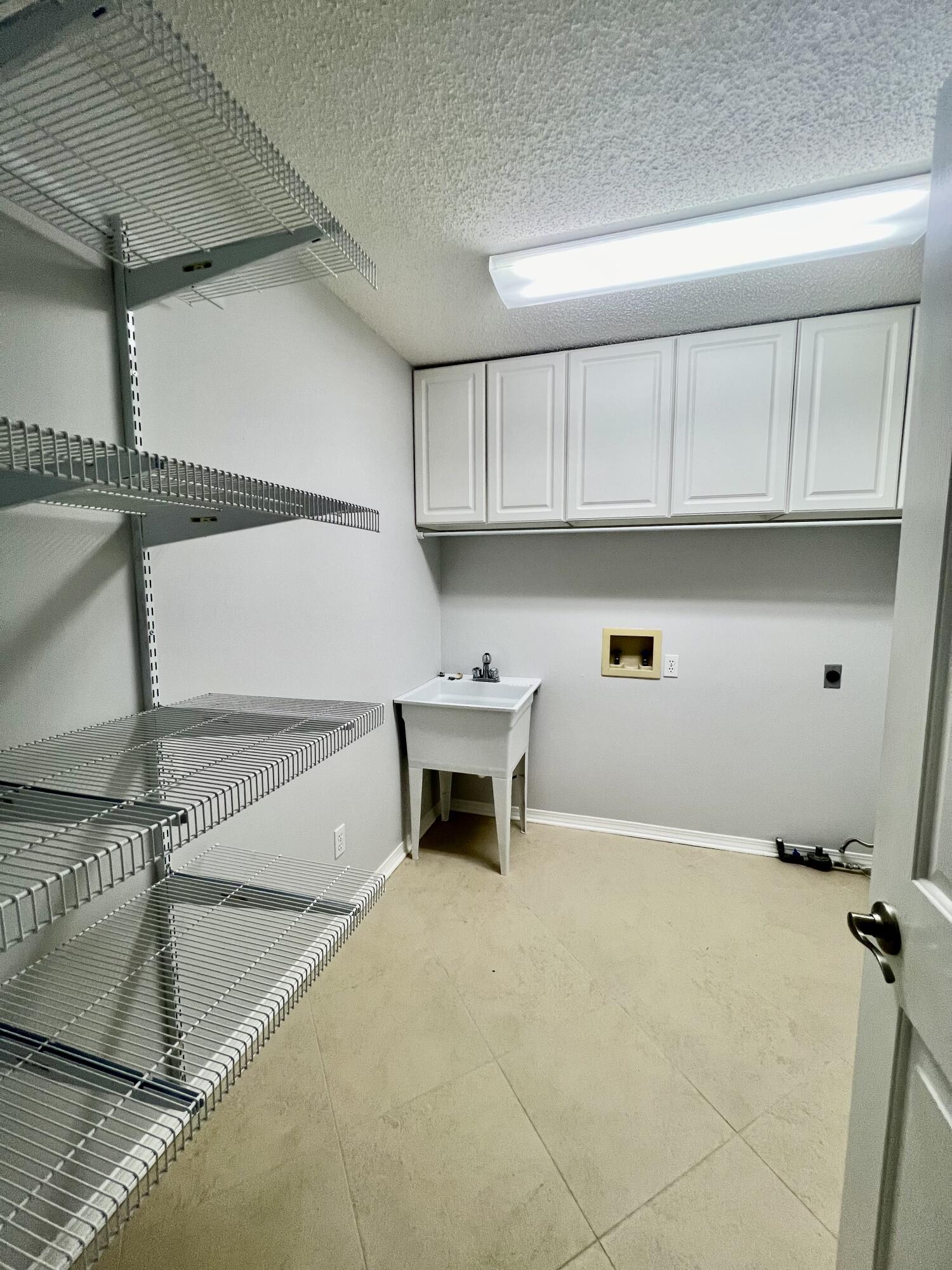 DANA POINTE - Residential