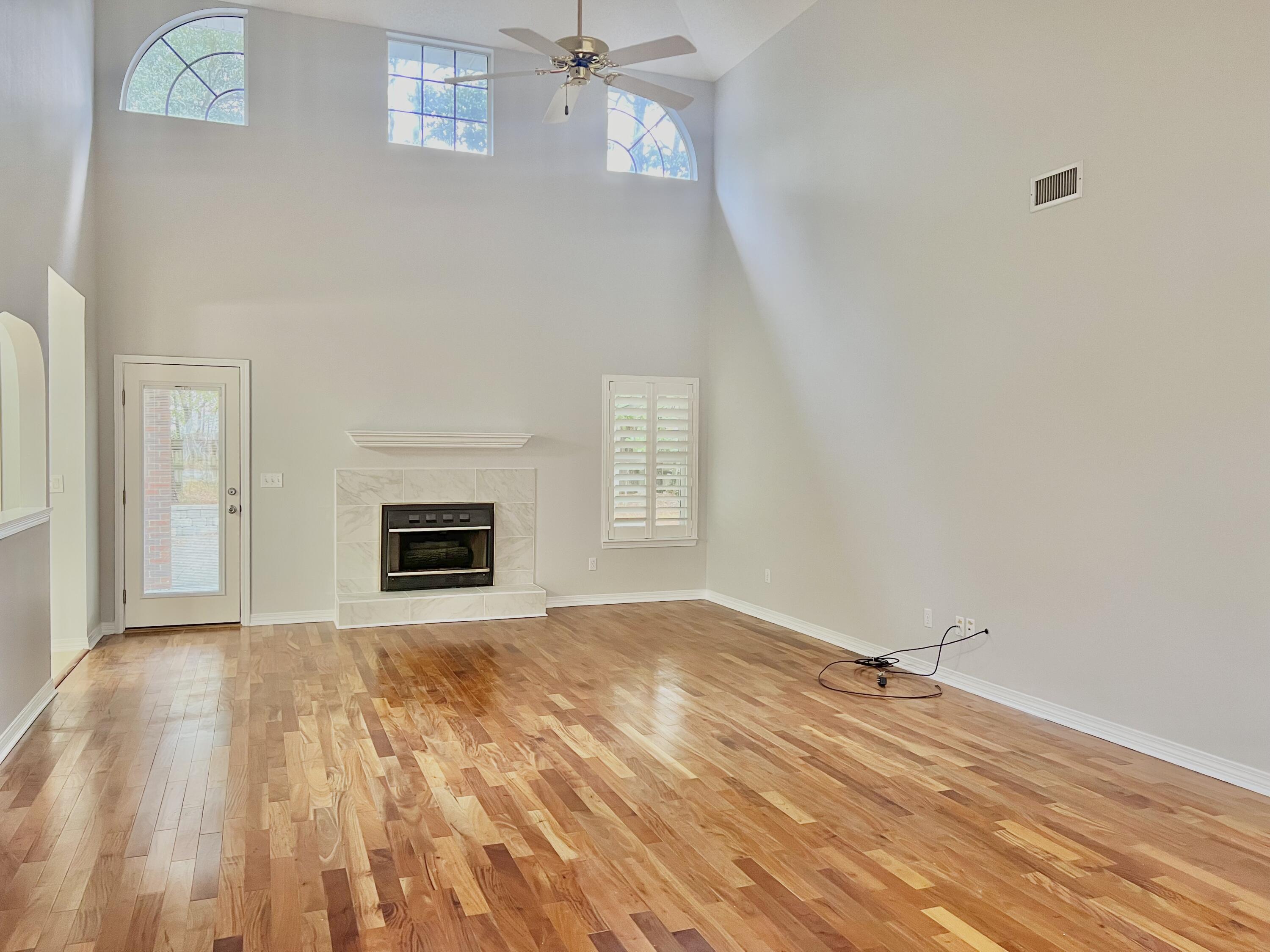 DANA POINTE - Residential