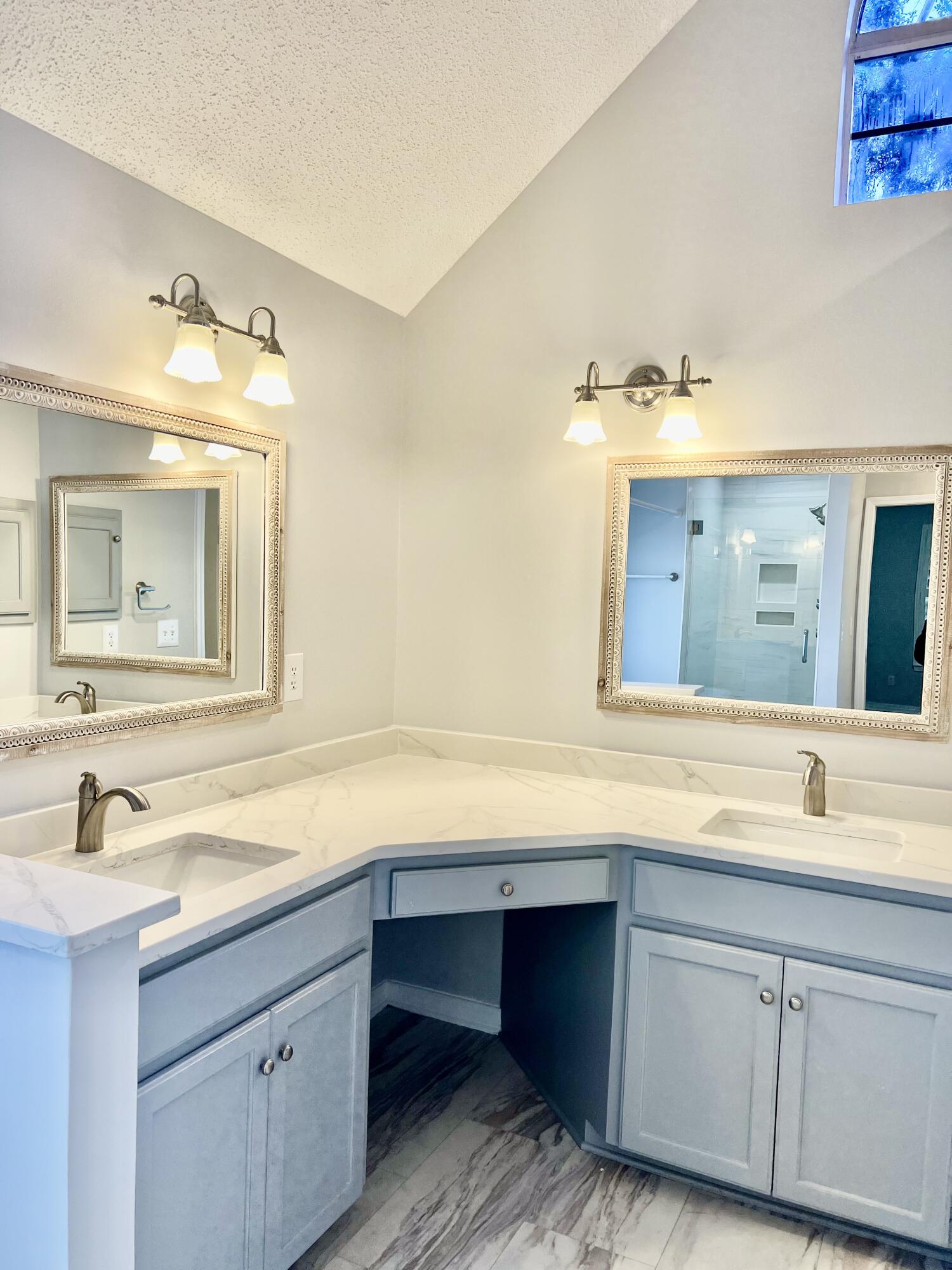 DANA POINTE - Residential
