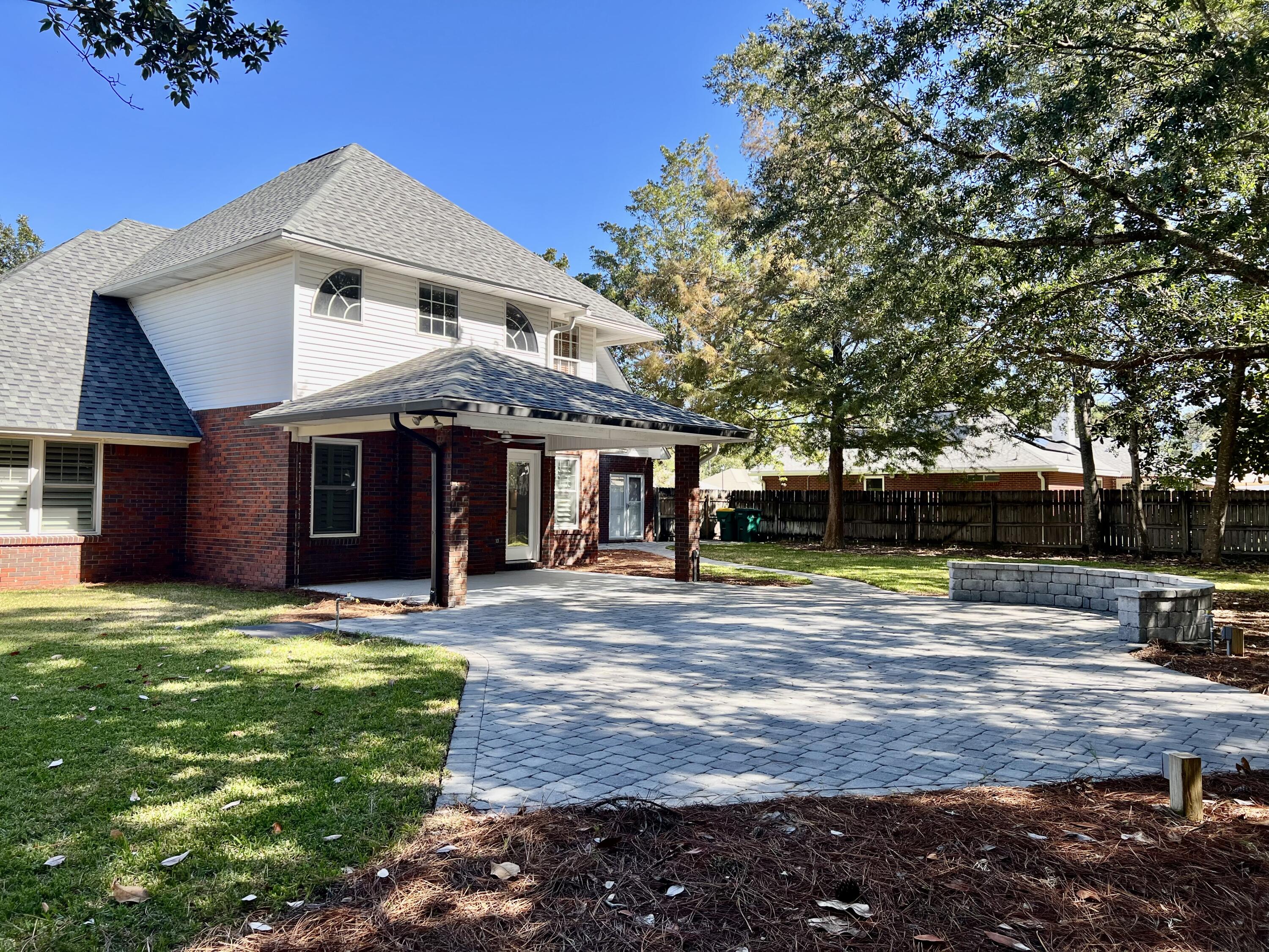 DANA POINTE - Residential