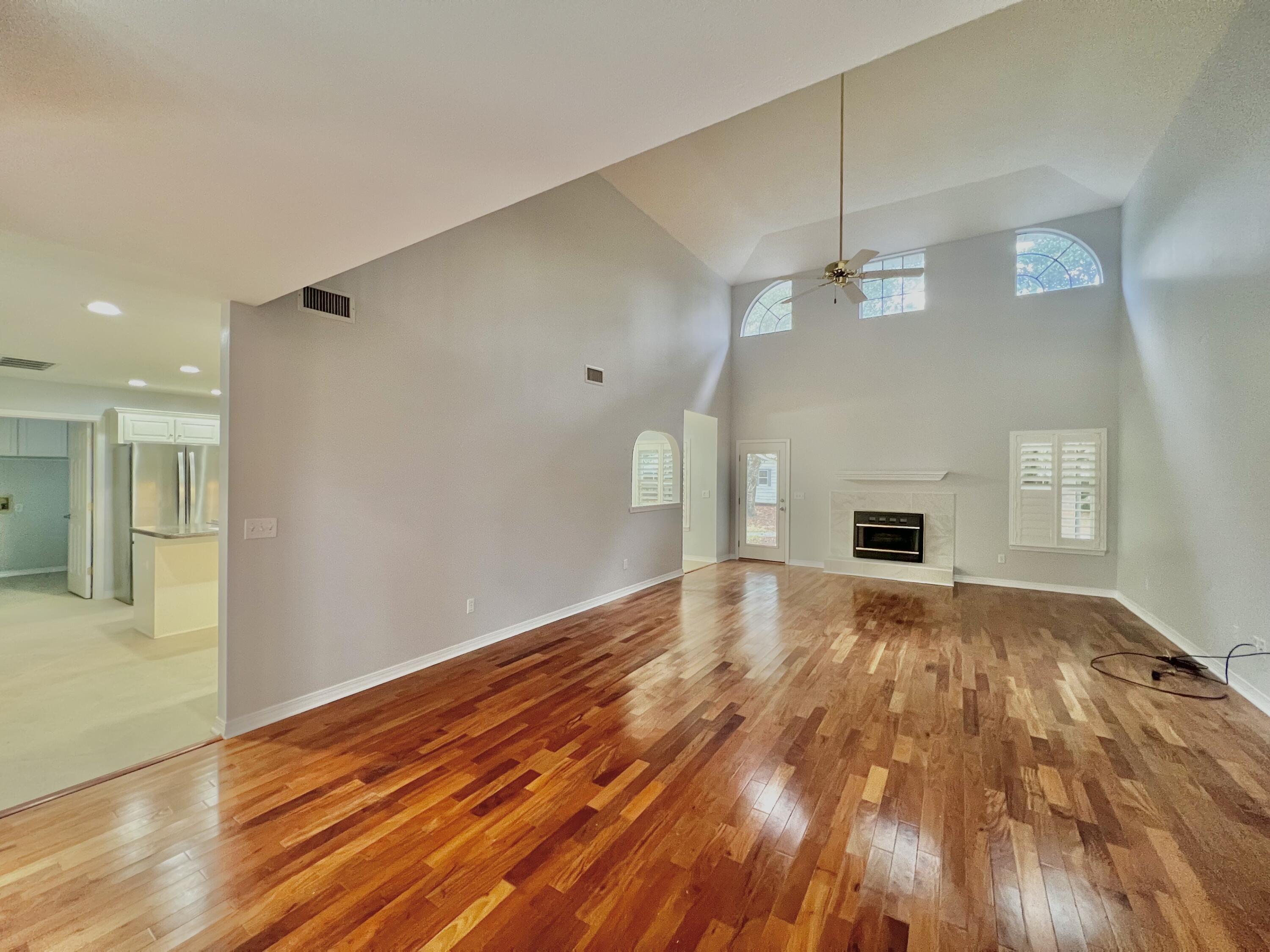 DANA POINTE - Residential