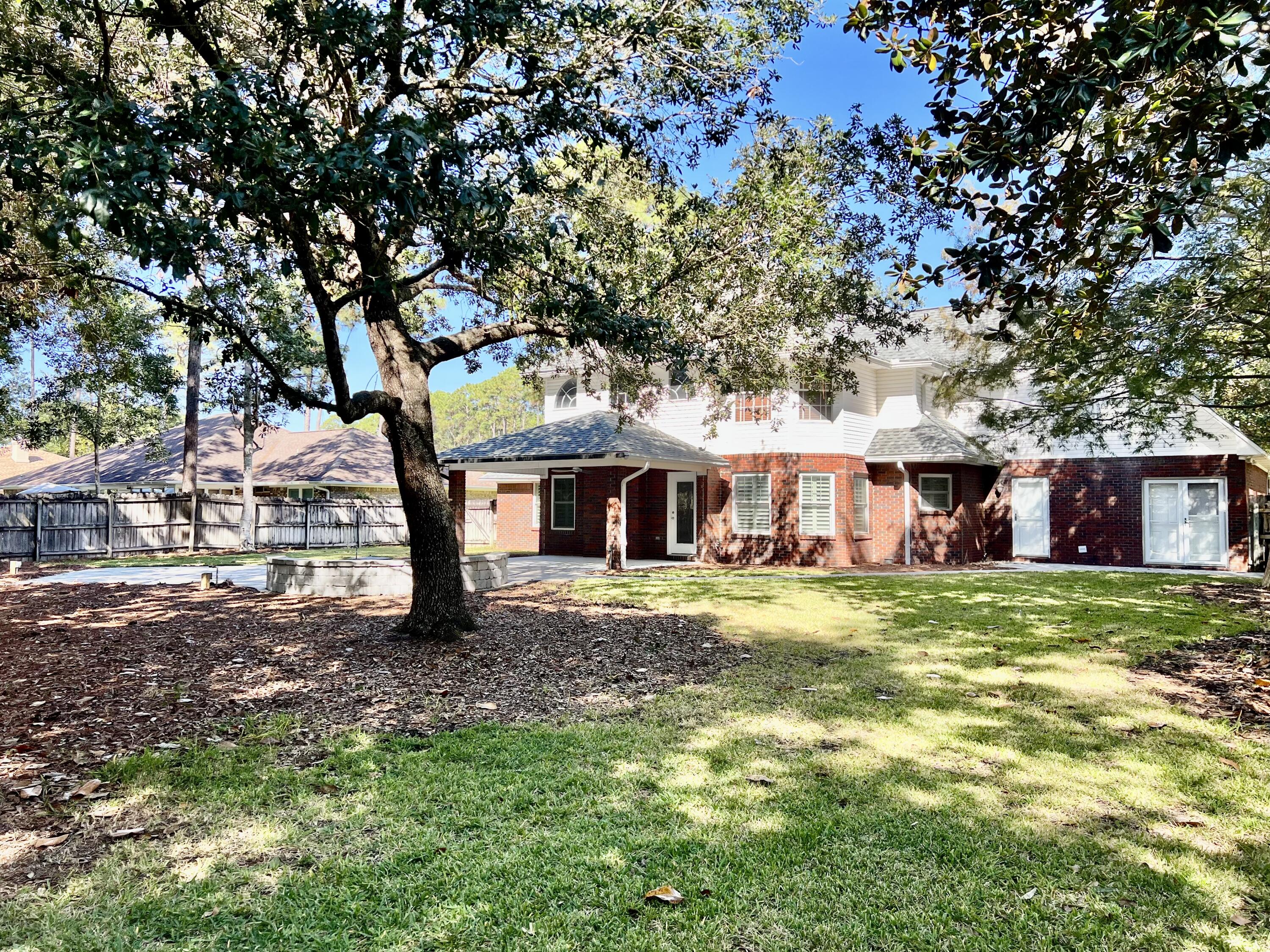 DANA POINTE - Residential