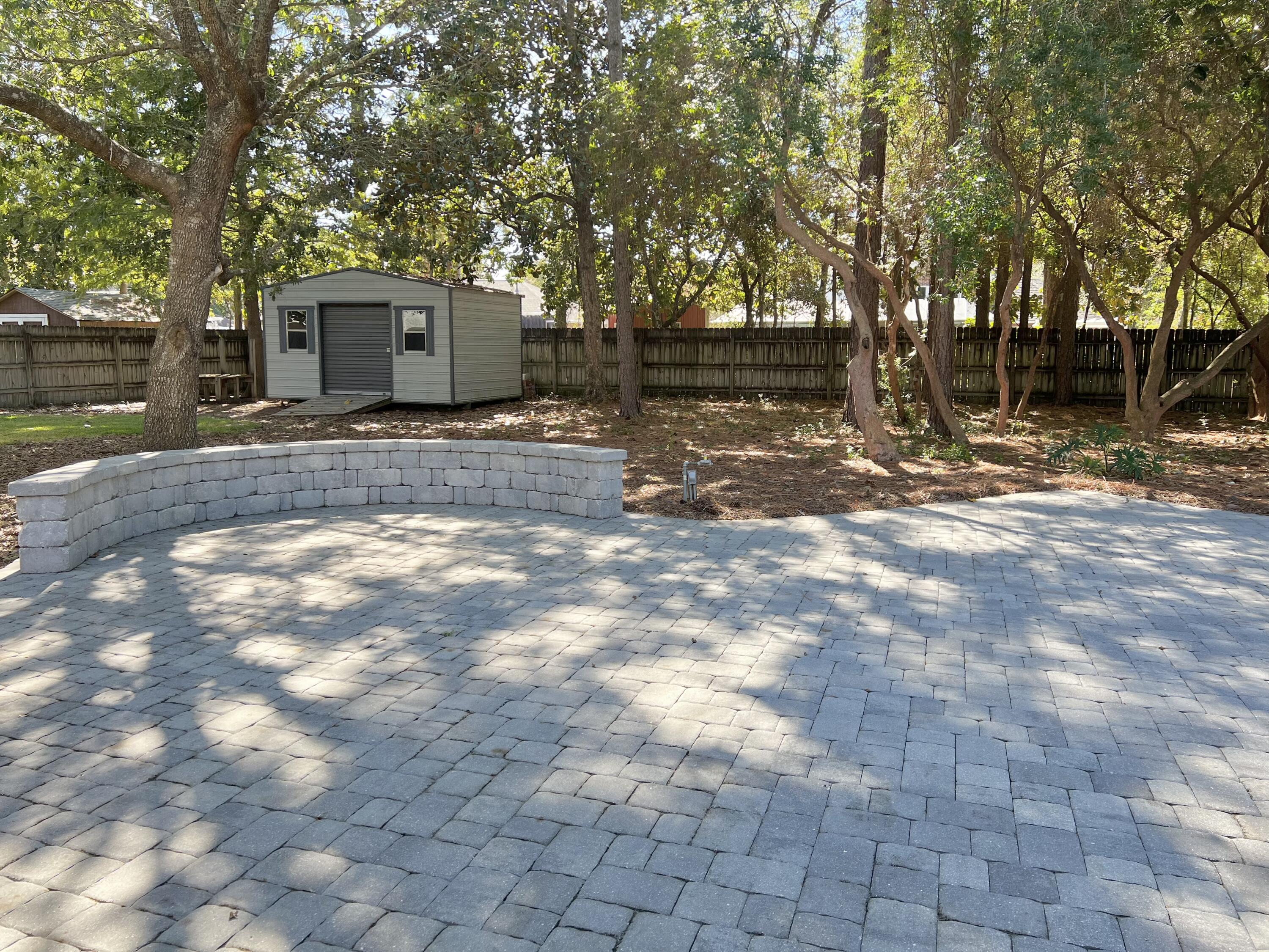 DANA POINTE - Residential