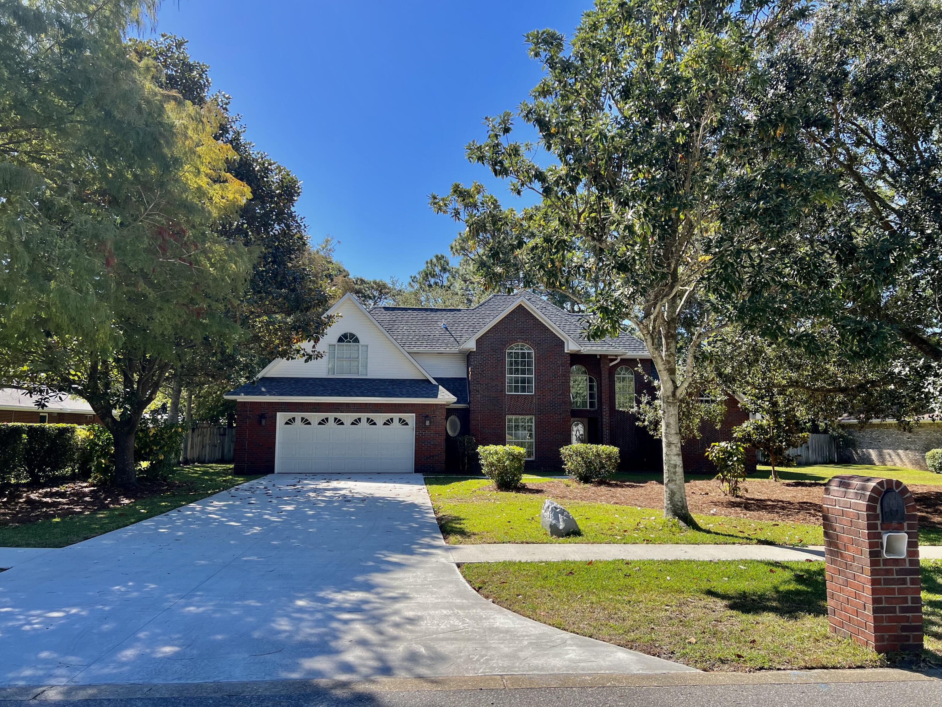 DANA POINTE - Residential