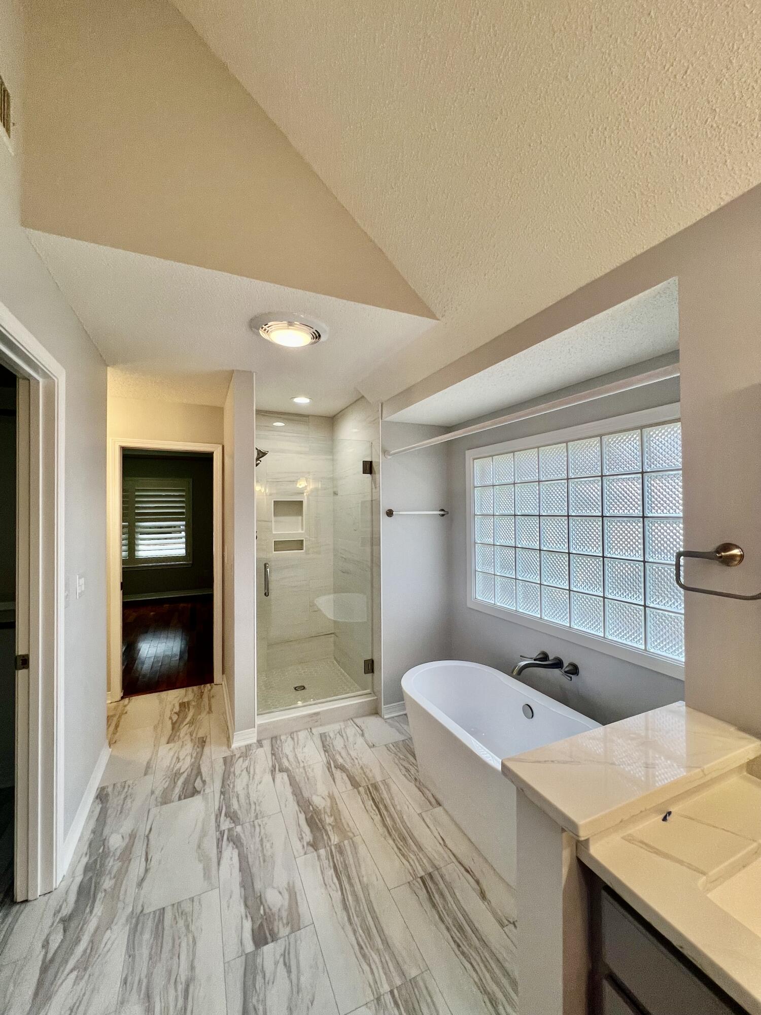 DANA POINTE - Residential