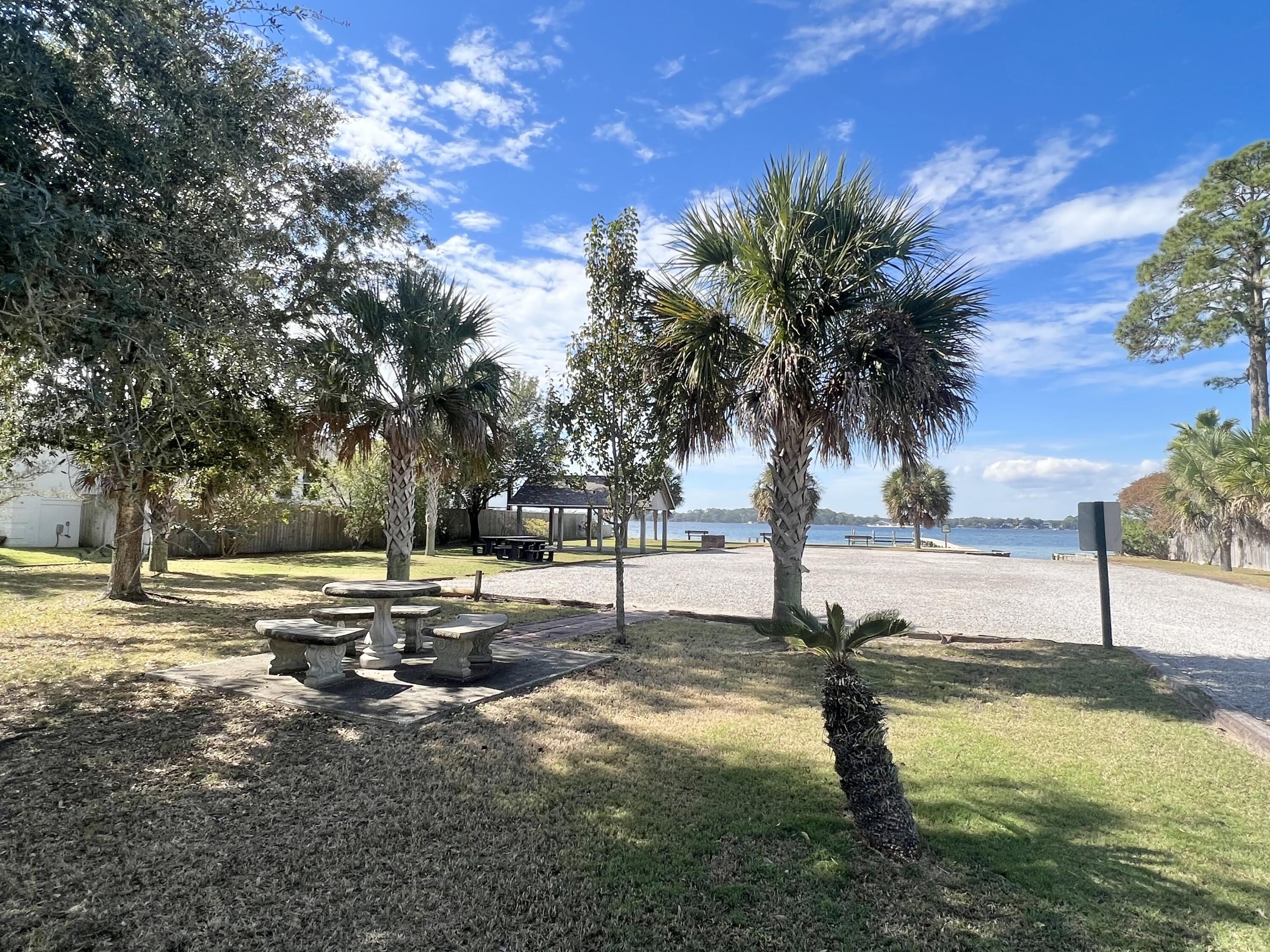DANA POINTE - Residential