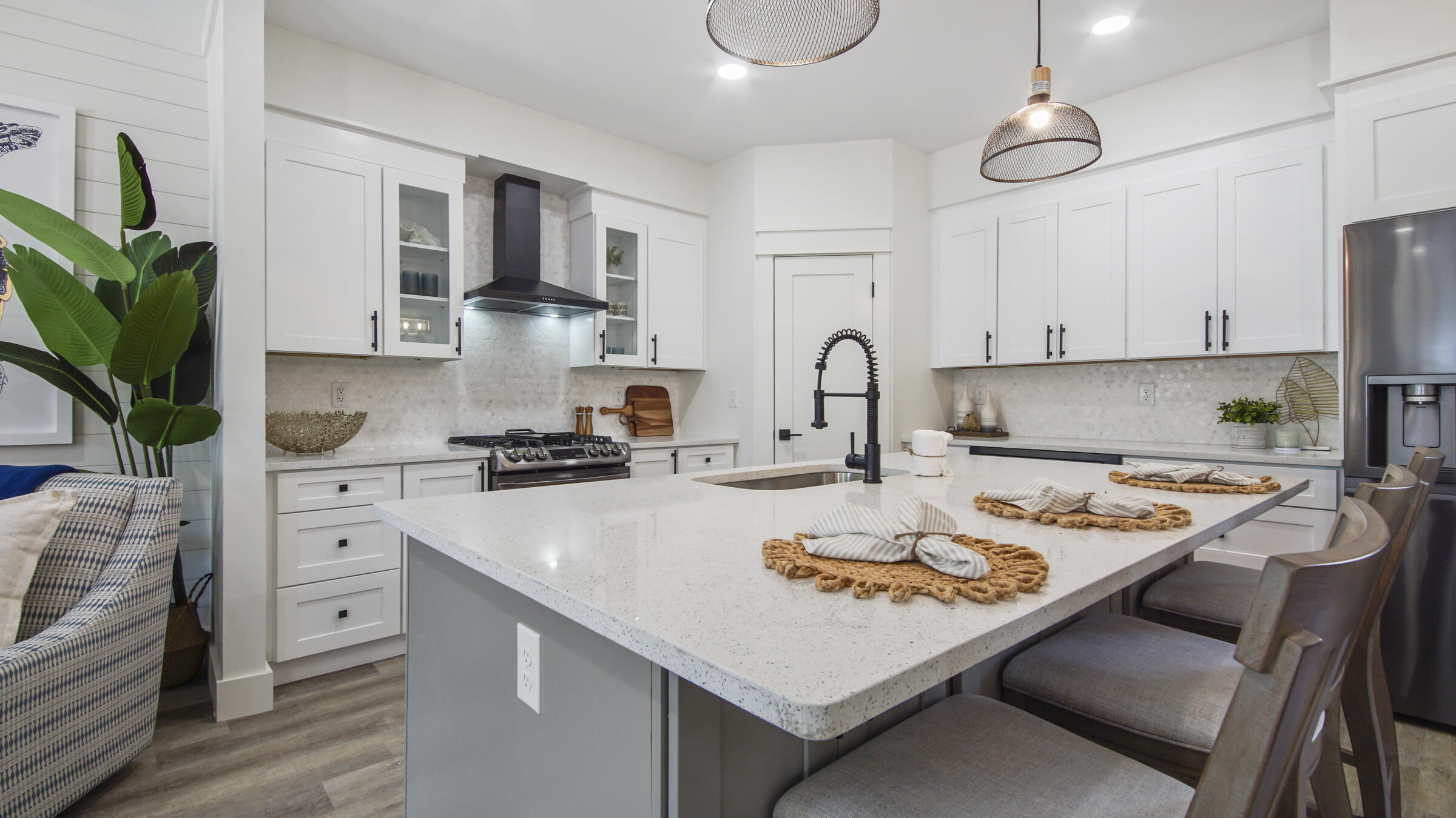 SEA POINTE - Residential
