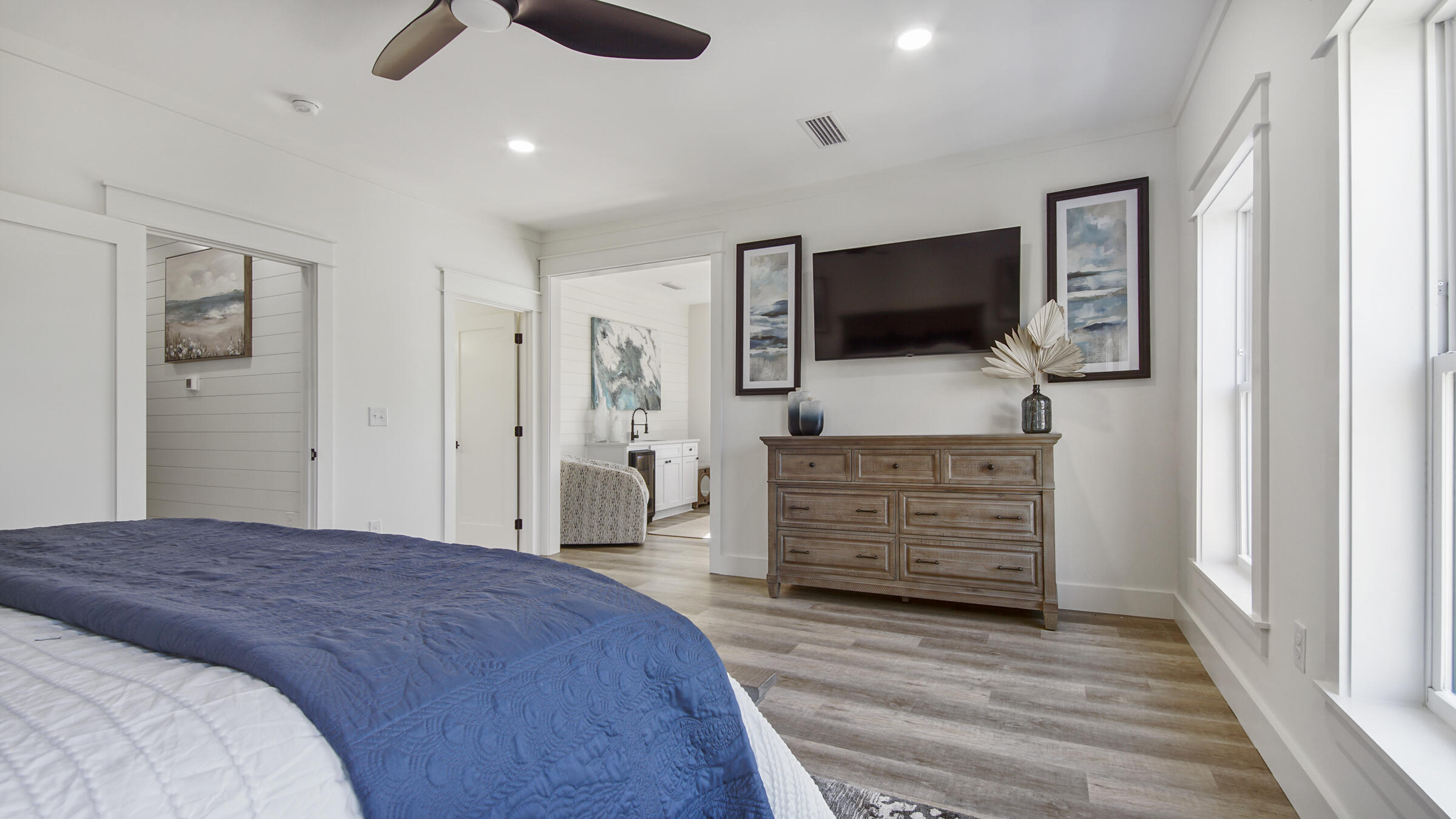 SEA POINTE - Residential