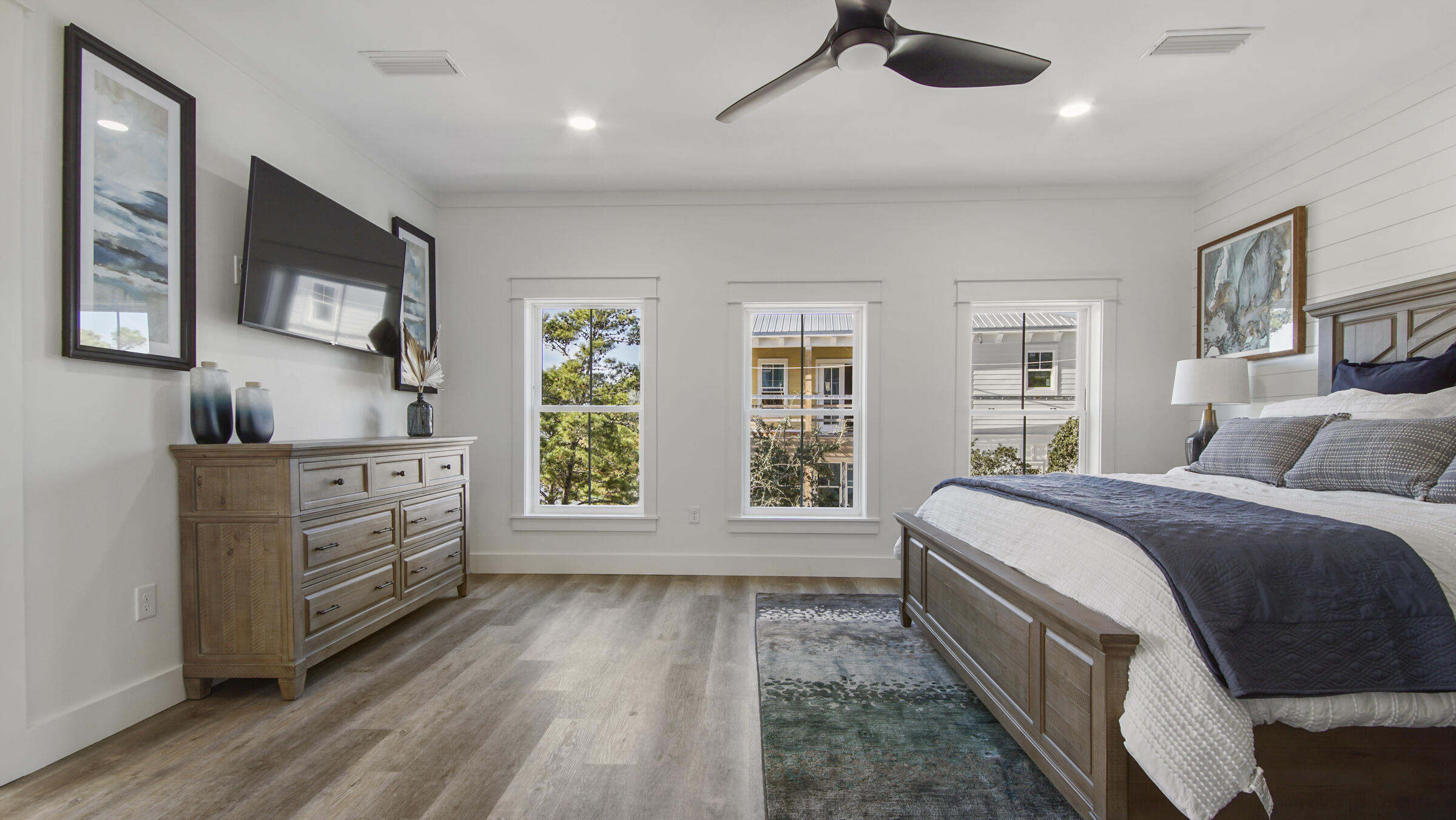SEA POINTE - Residential