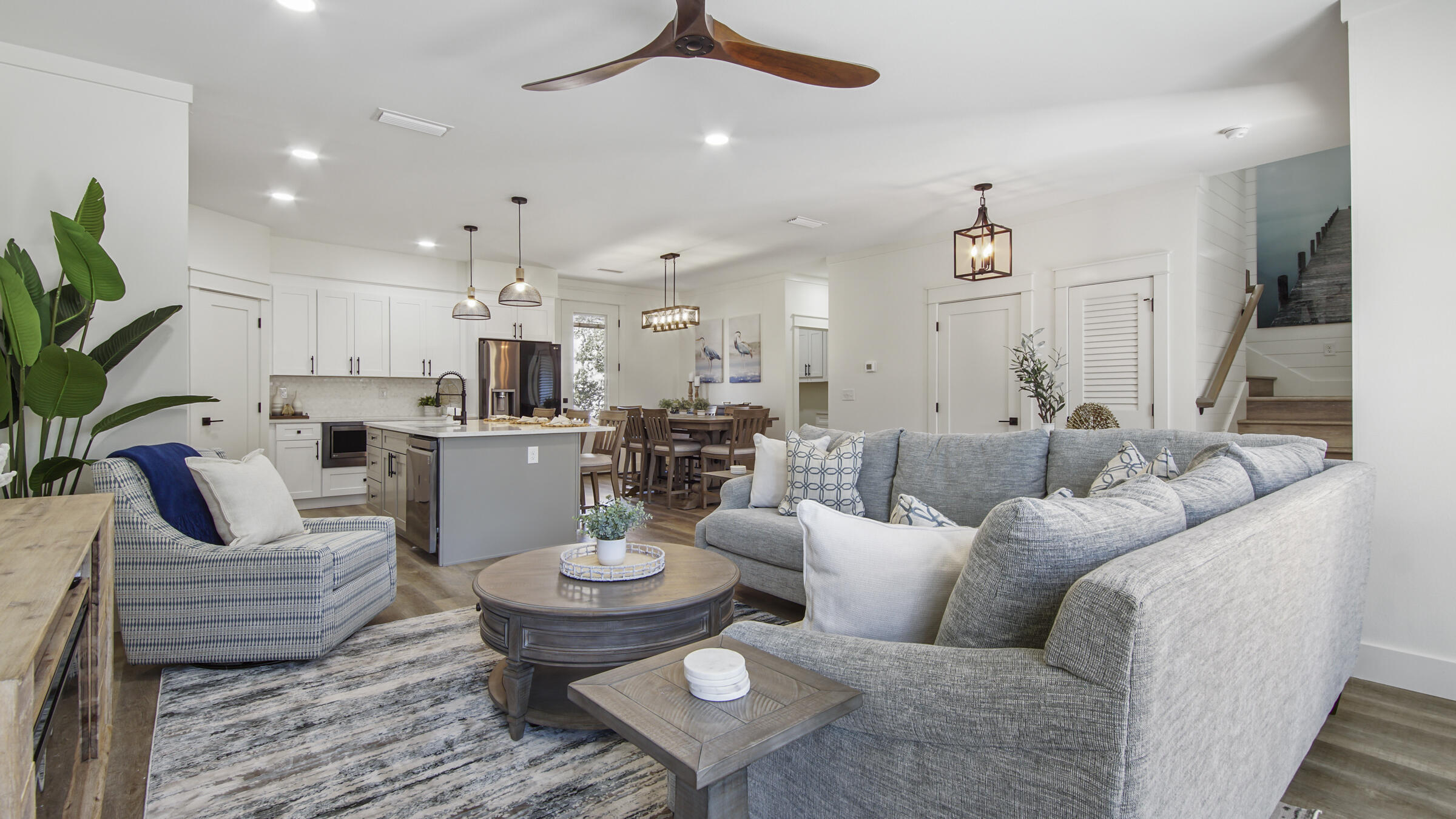 SEA POINTE - Residential