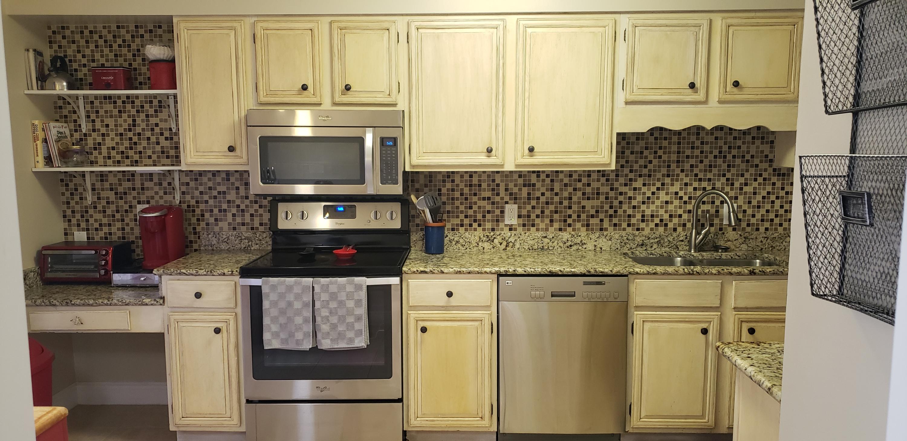 ROYAL OAK VILLAS BLUEWATER BAY - Residential