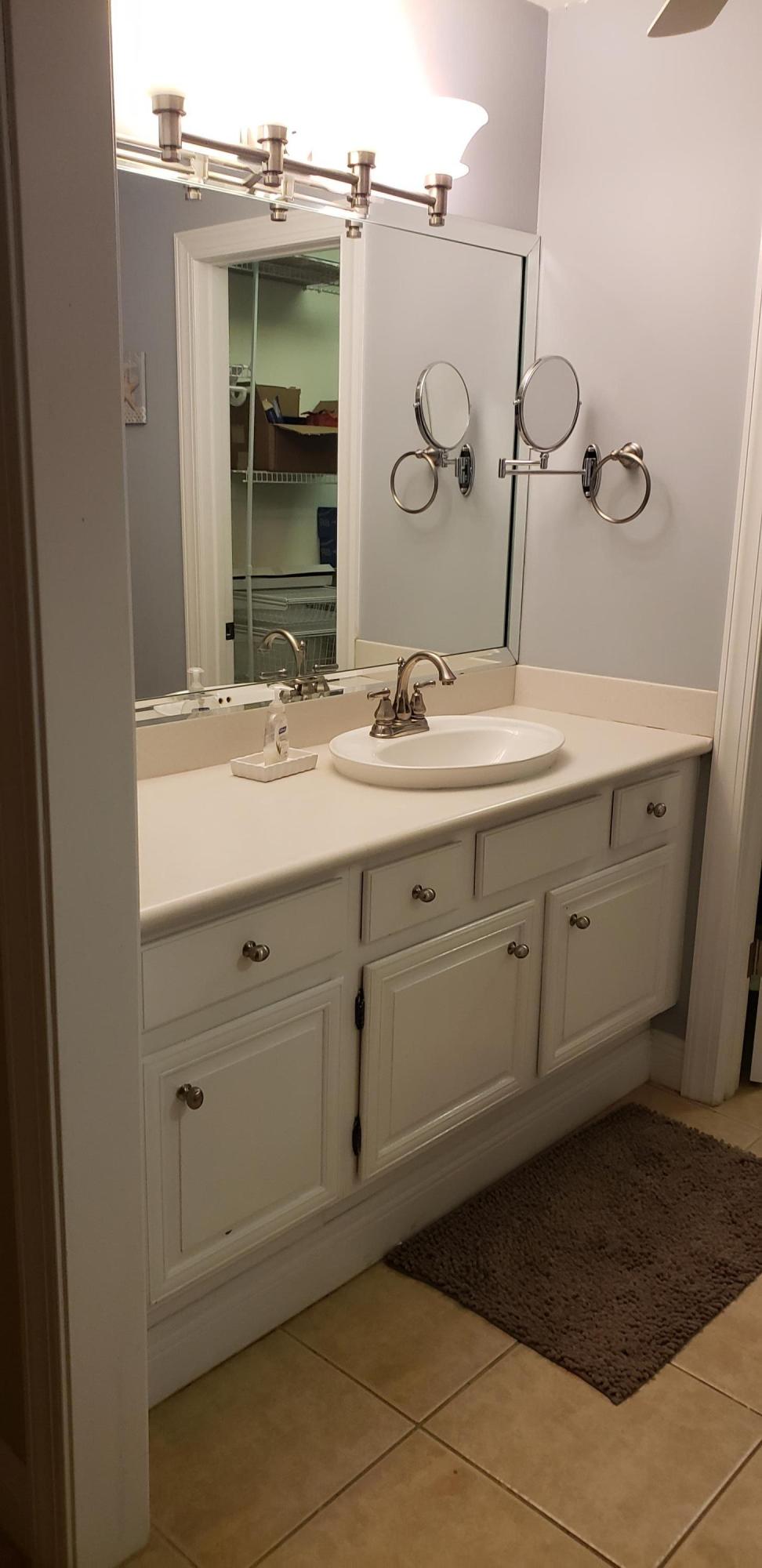 ROYAL OAK VILLAS BLUEWATER BAY - Residential