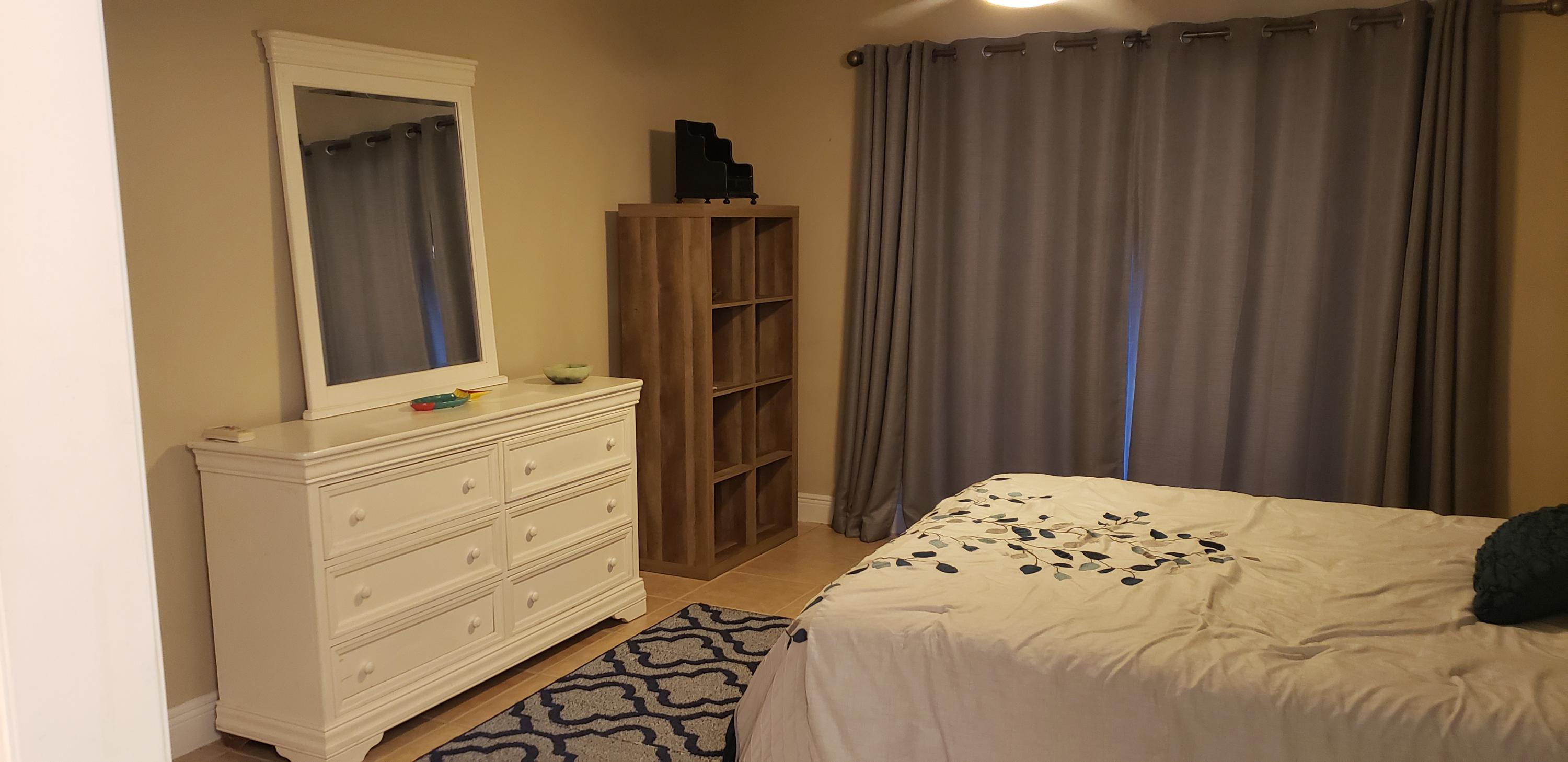 ROYAL OAK VILLAS BLUEWATER BAY - Residential