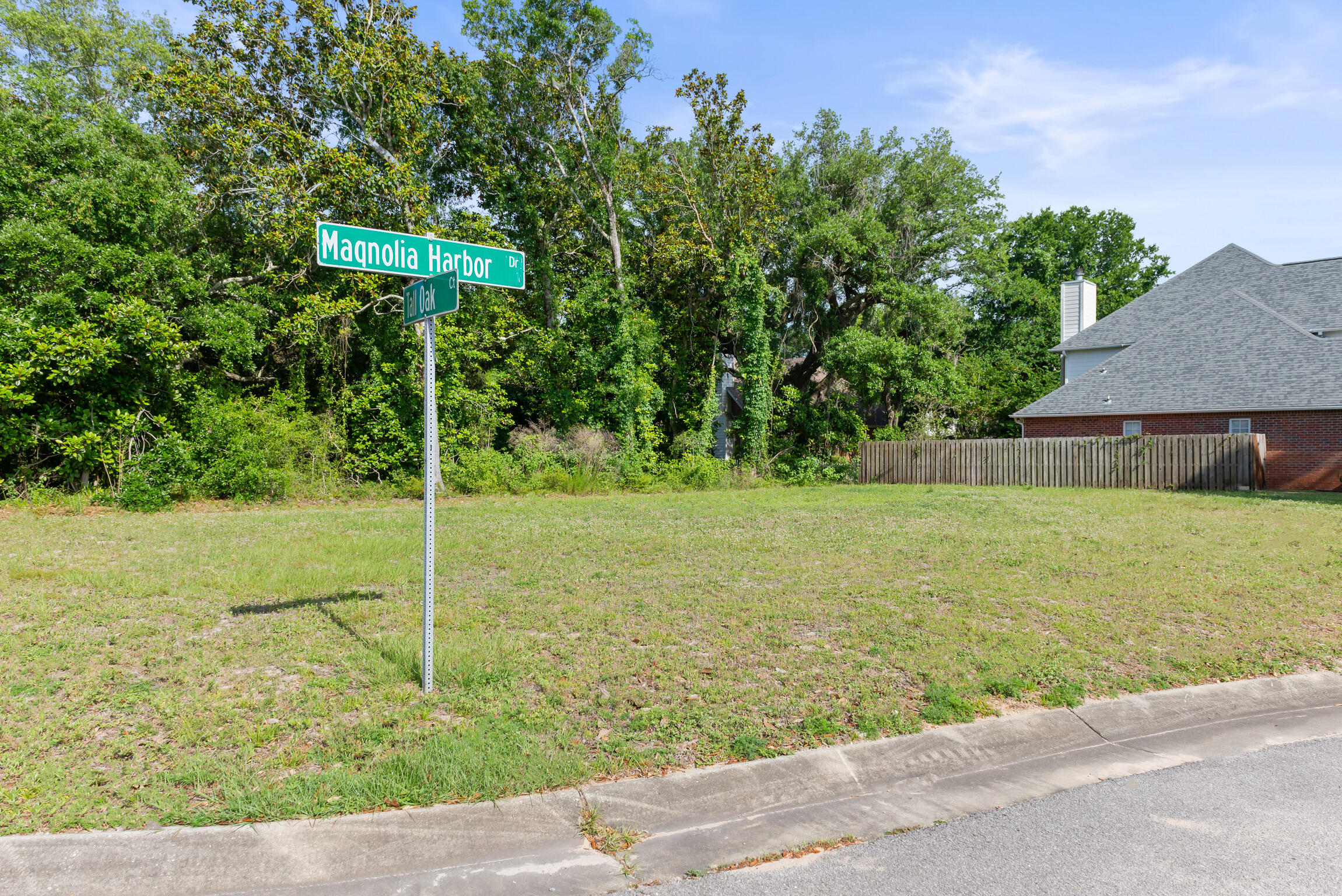 MAGNOLIA HARBOR - Land