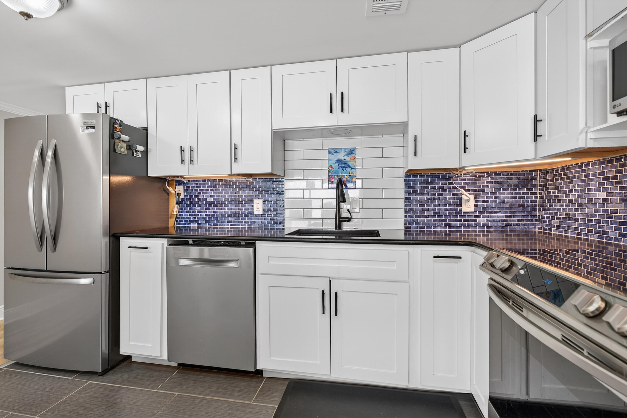 VALENCIA CONDO - Residential