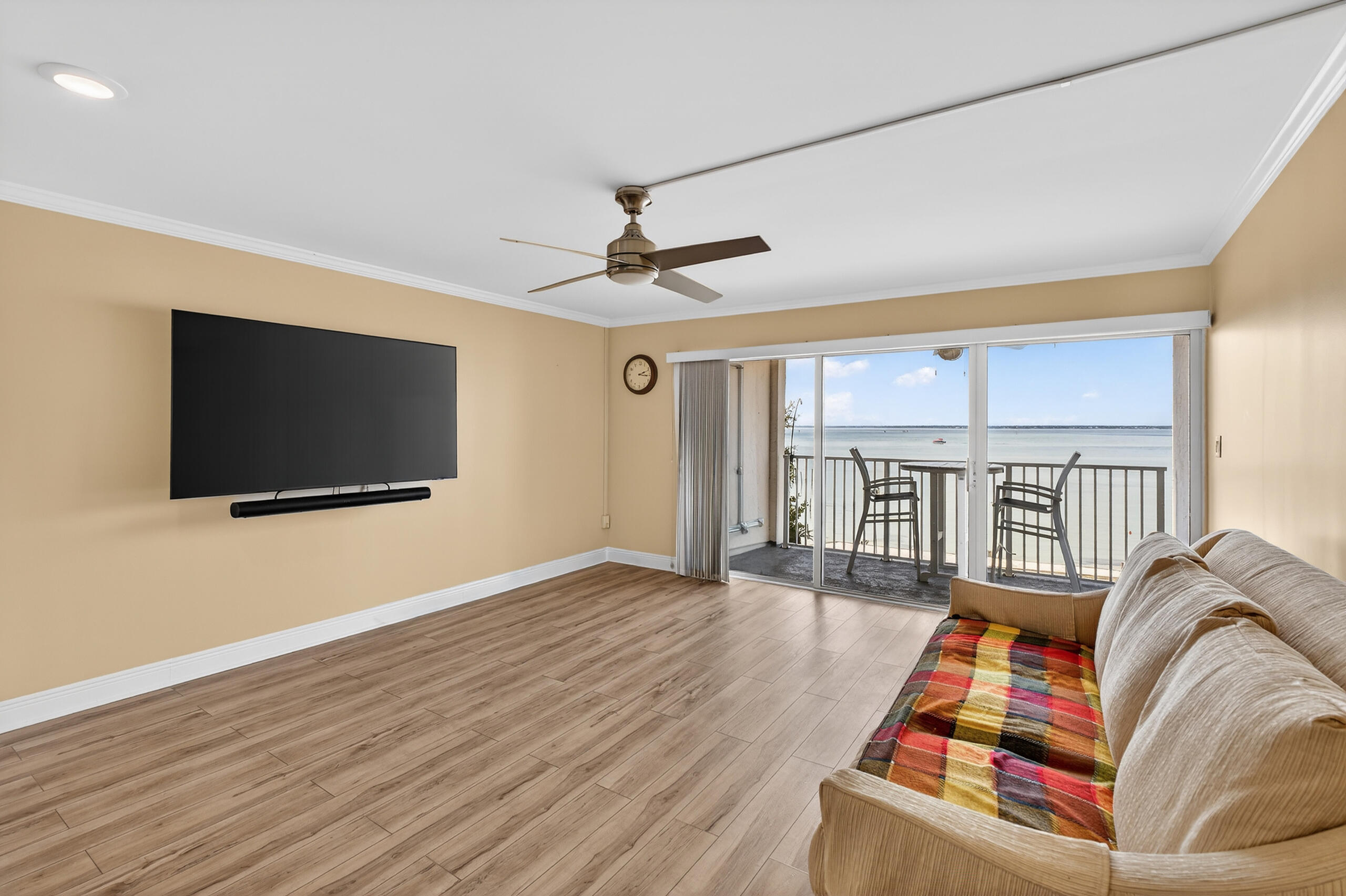 VALENCIA CONDO - Residential