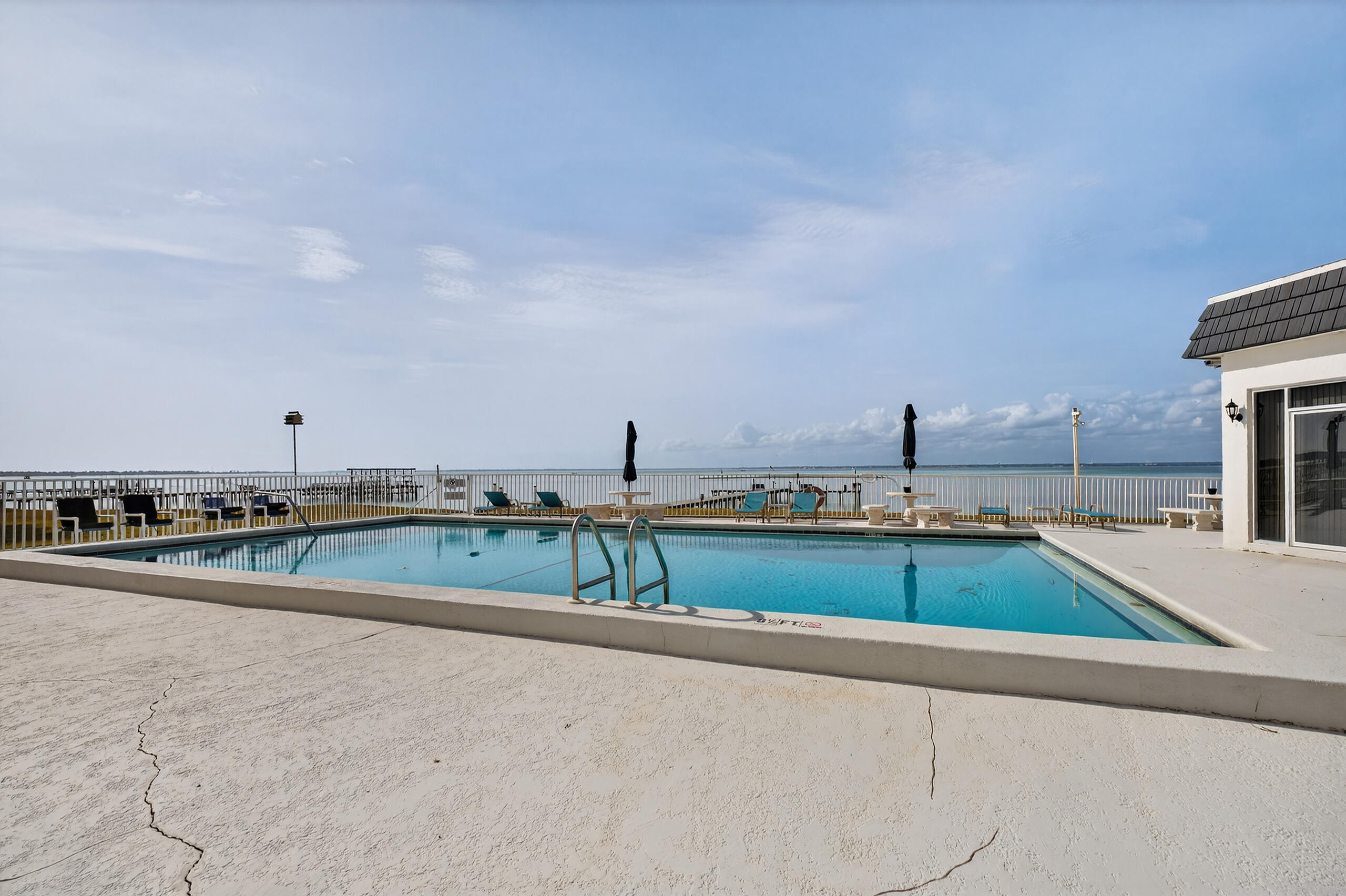 VALENCIA CONDO - Residential