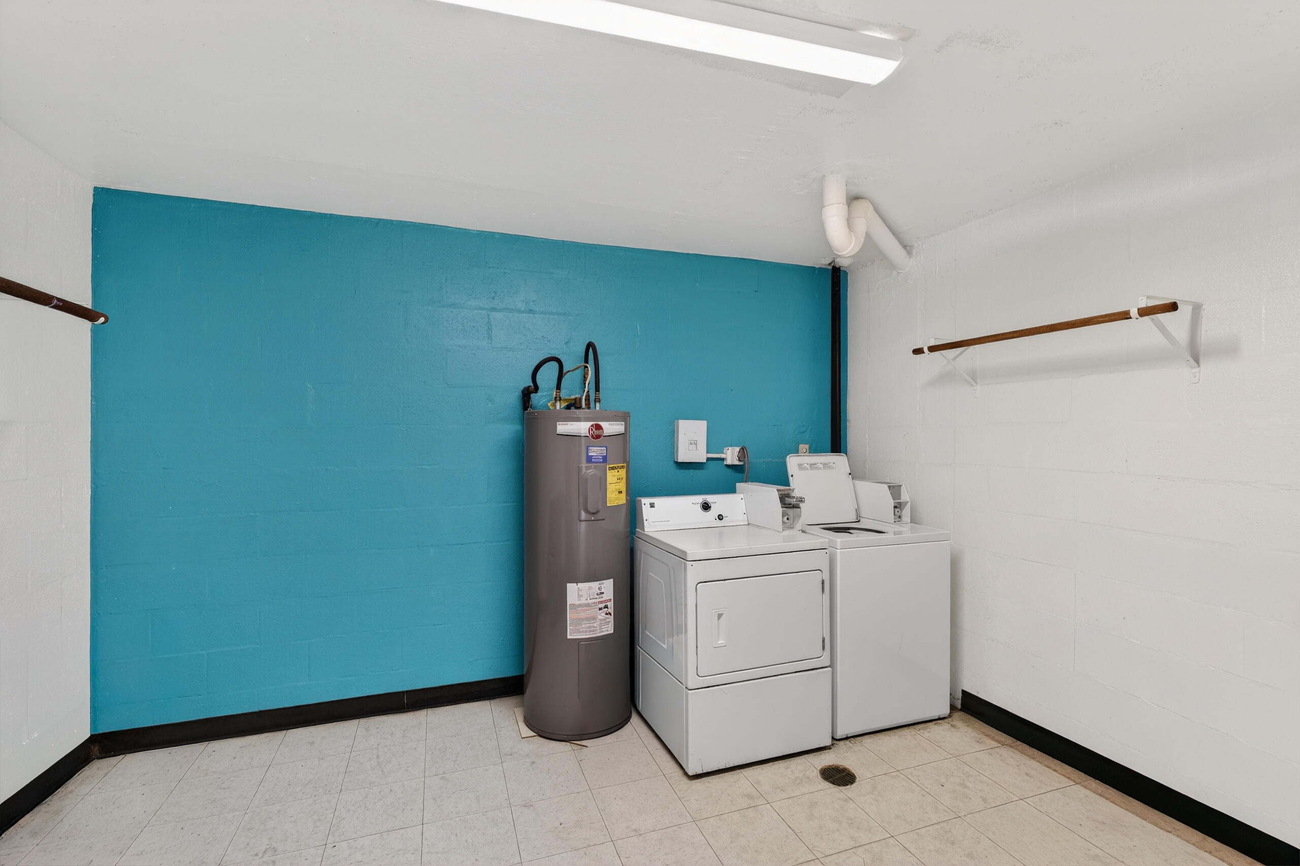 VALENCIA CONDO - Residential