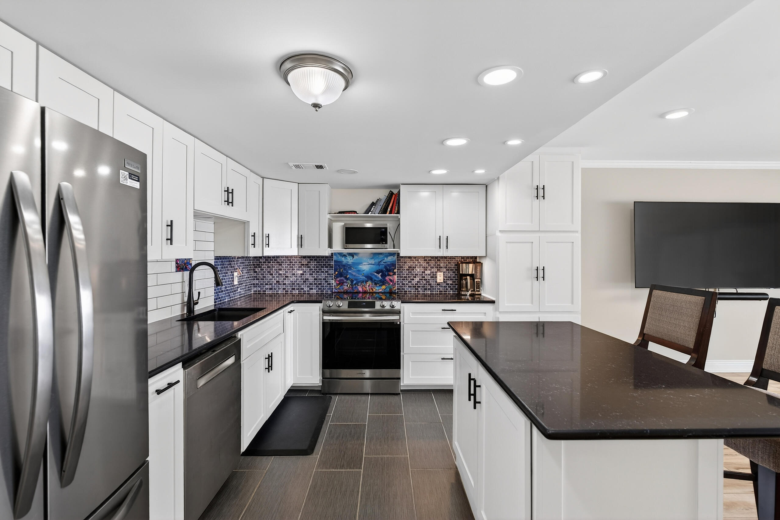 VALENCIA CONDO - Residential