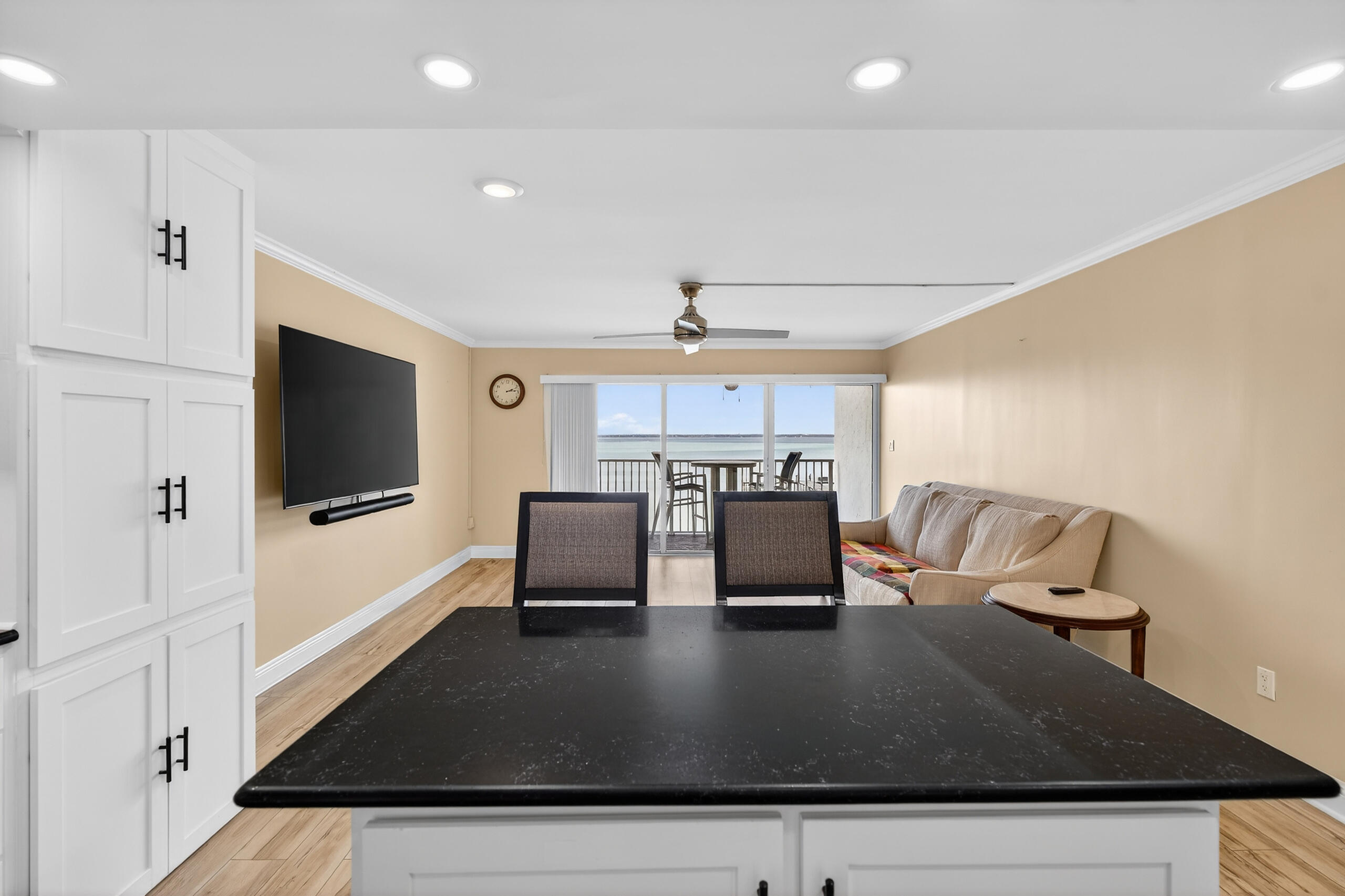 VALENCIA CONDO - Residential