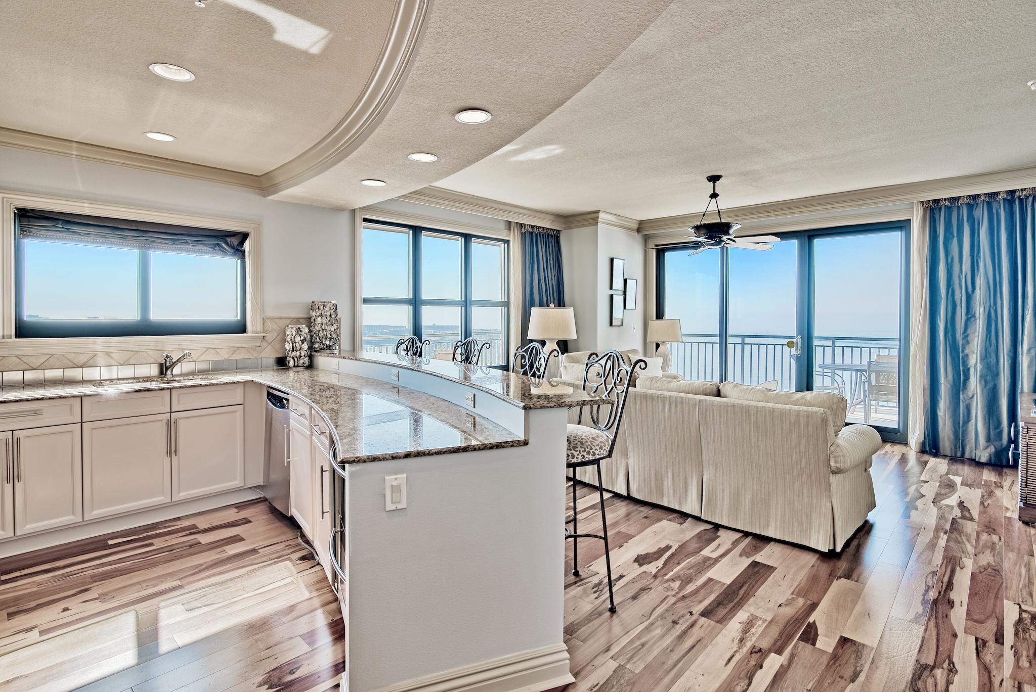 EMERALD GRANDE - Residential