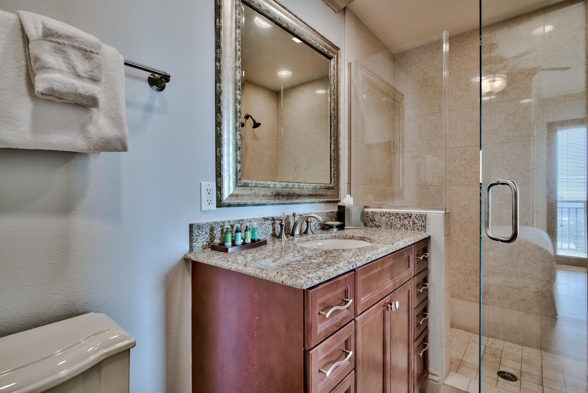 EMERALD GRANDE - Residential