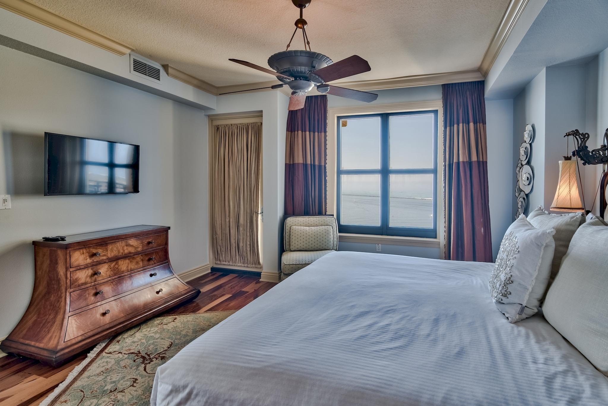 EMERALD GRANDE - Residential