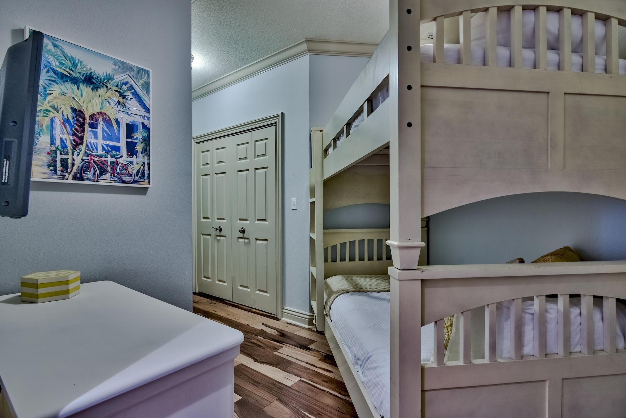 EMERALD GRANDE - Residential