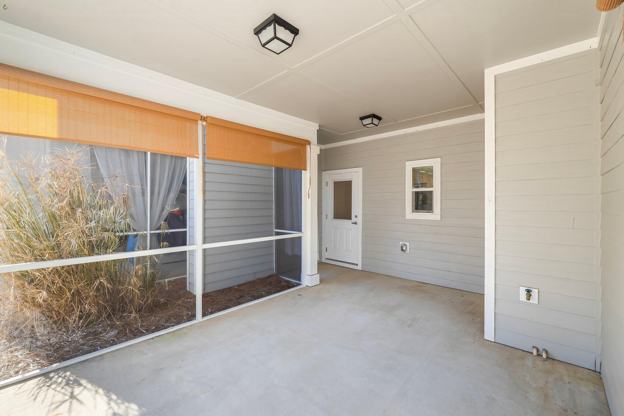 VERANDAS AT FREEPORT - Residential Lease