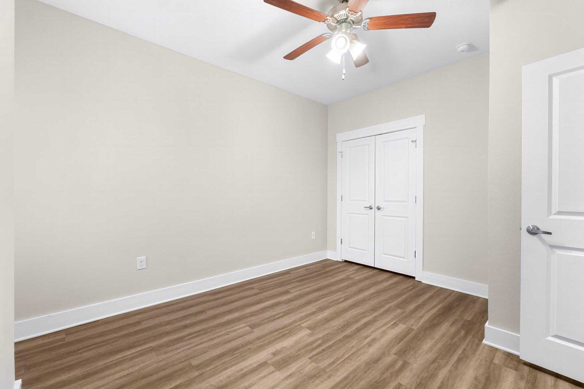 VERANDAS AT FREEPORT - Residential Lease