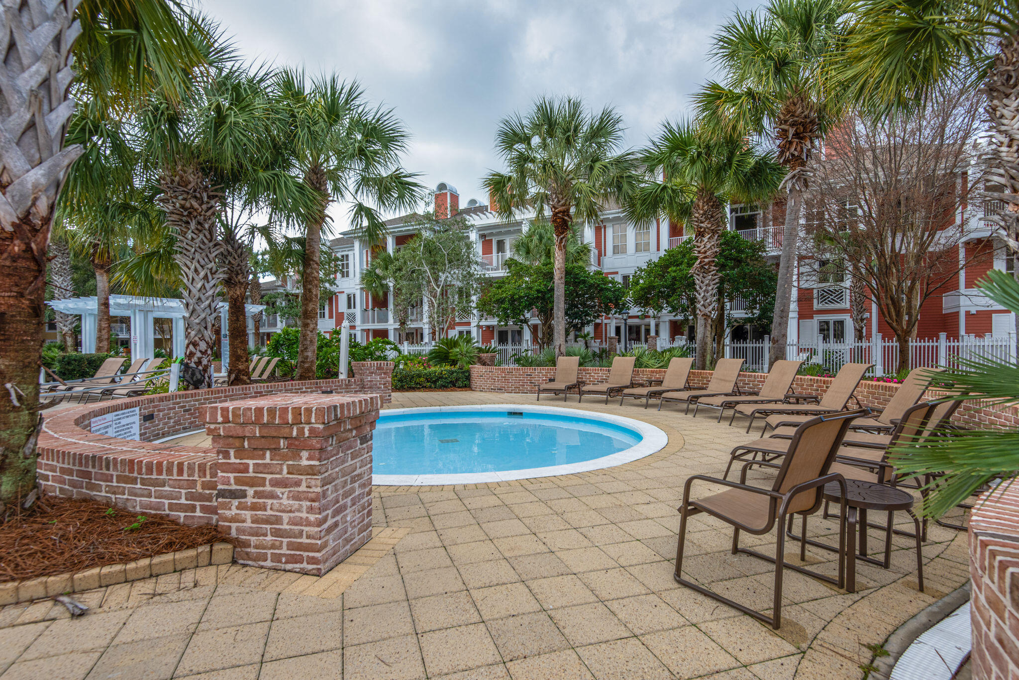 MARKET STREET INN - Residential