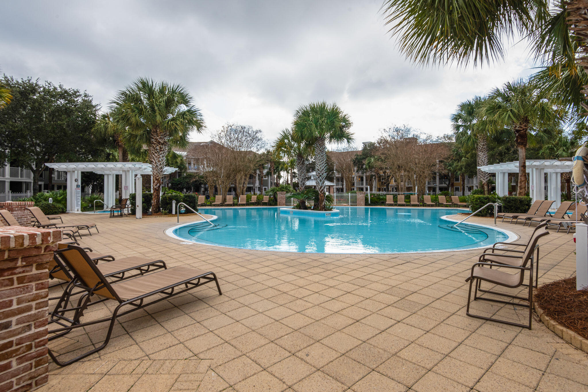 MARKET STREET INN - Residential