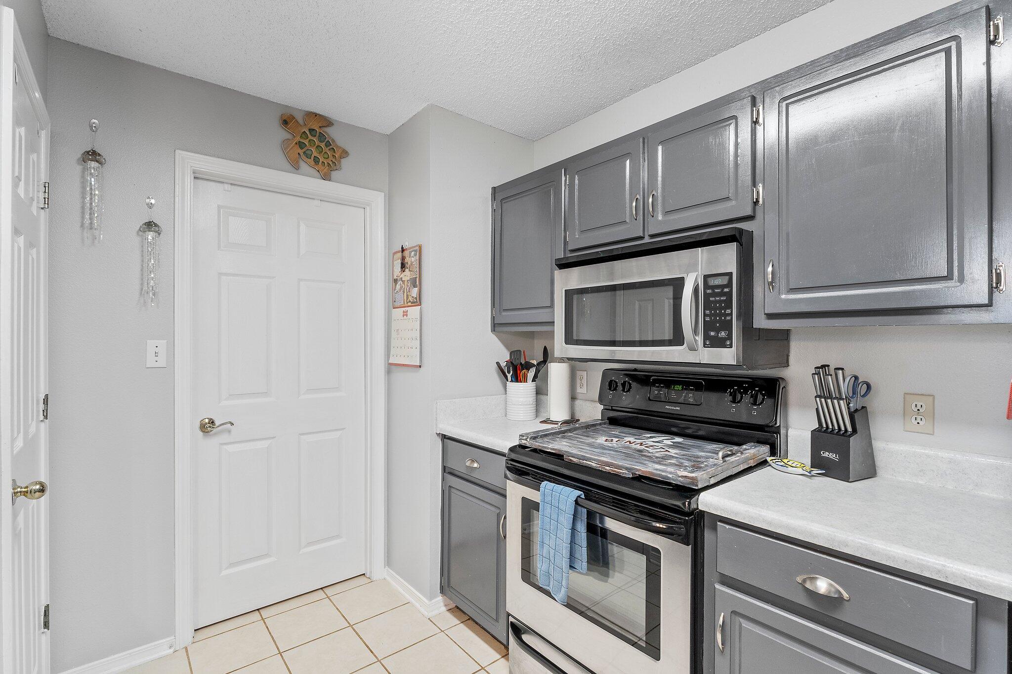 PRO AM ESTATES - Residential