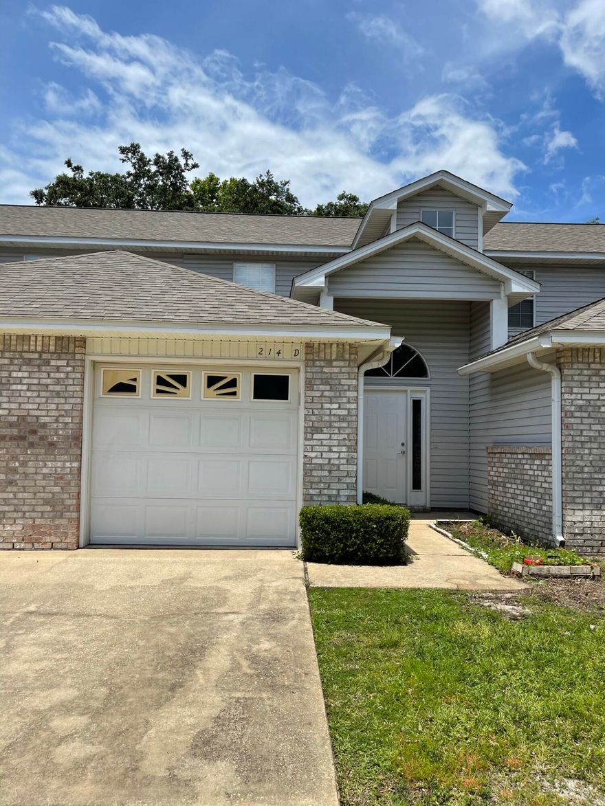 Nice Remodeled Townhouse in a good Central Location of Ft Walton Beach. Hardwood Tile throughout the main level. The house is in very good shape with a new hot water heater, and the HVAC was installed new in 2015. The Roof is 30 year architectural shingles and is only a few years old as well.