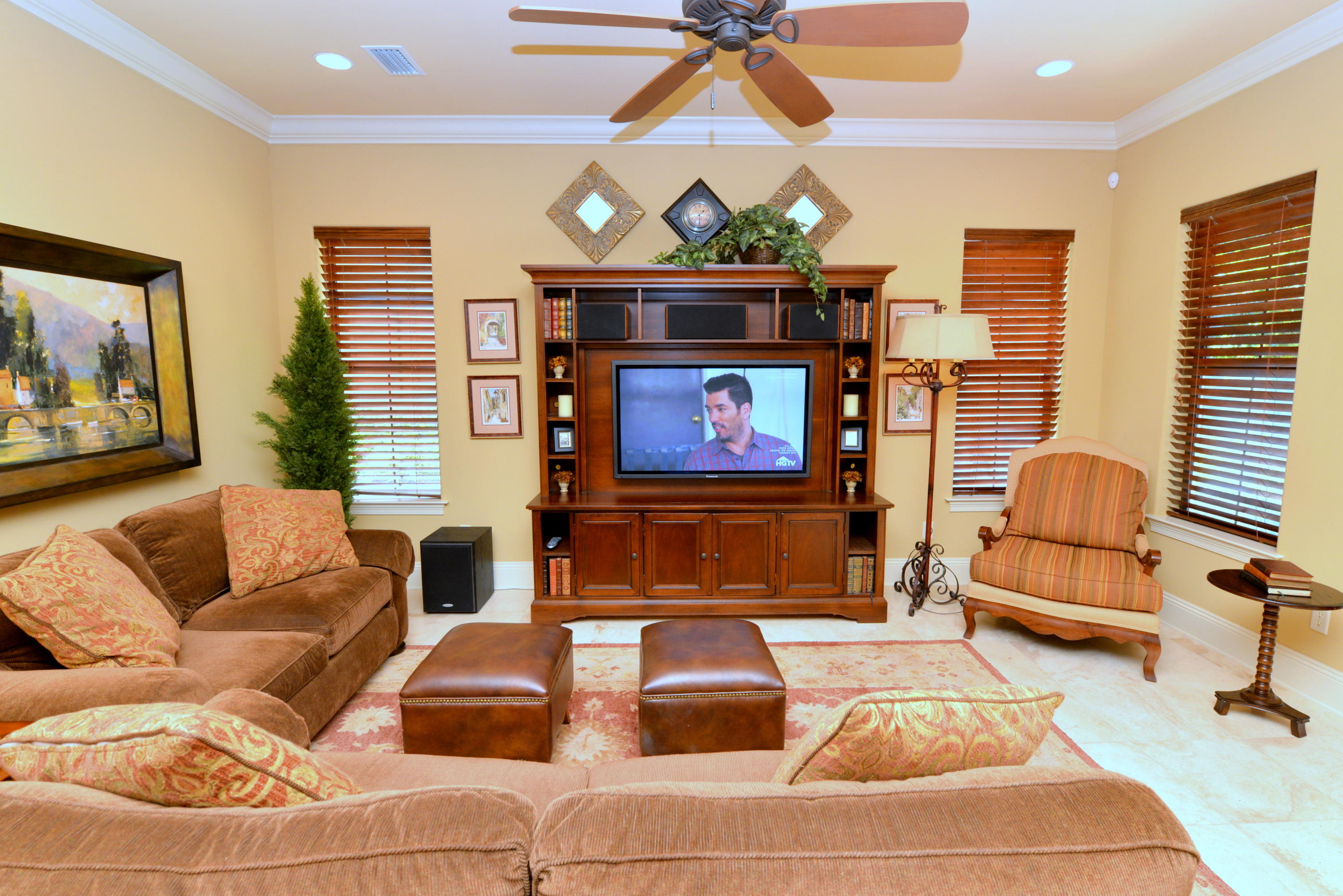 VILLA LAGO - Residential