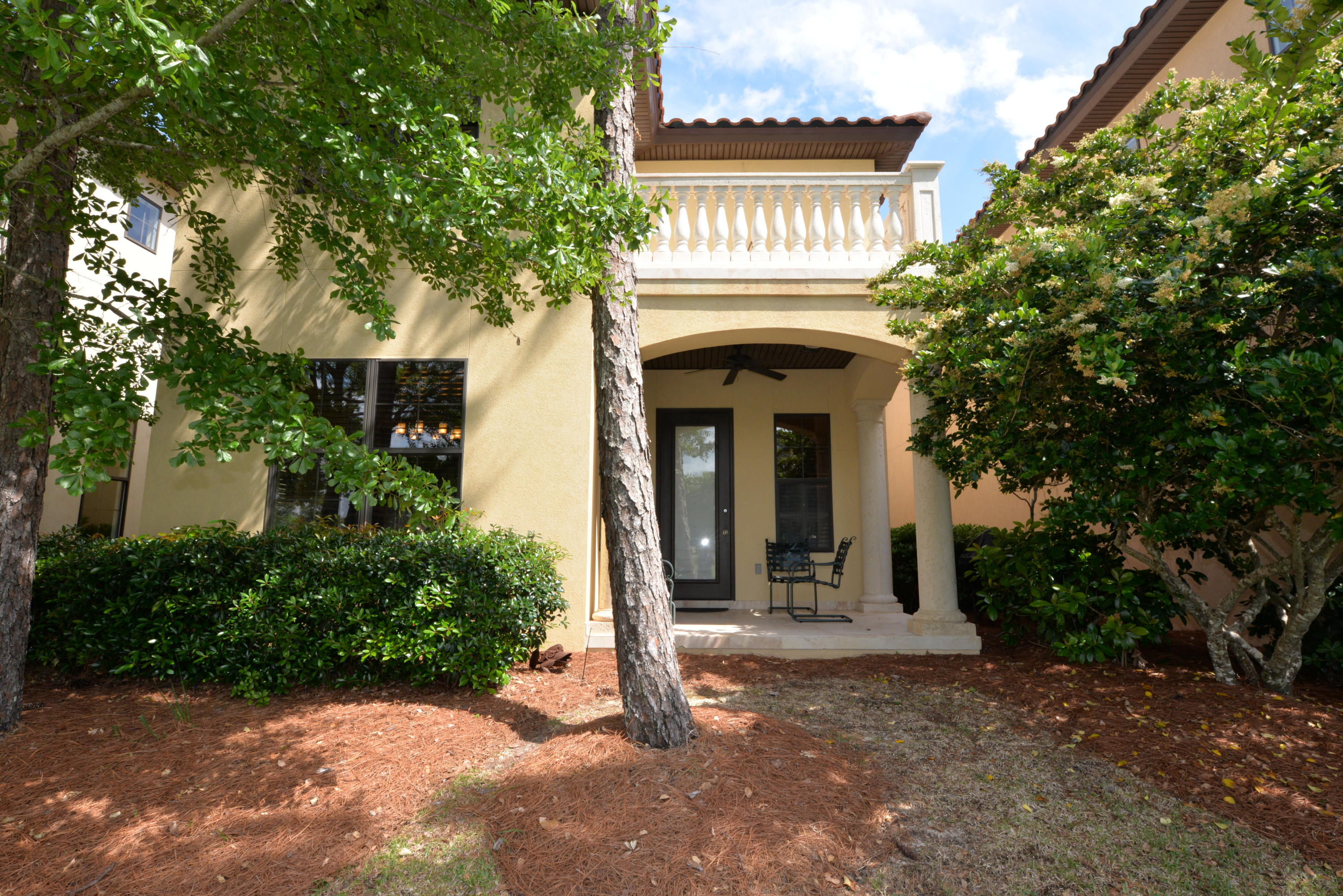 VILLA LAGO - Residential