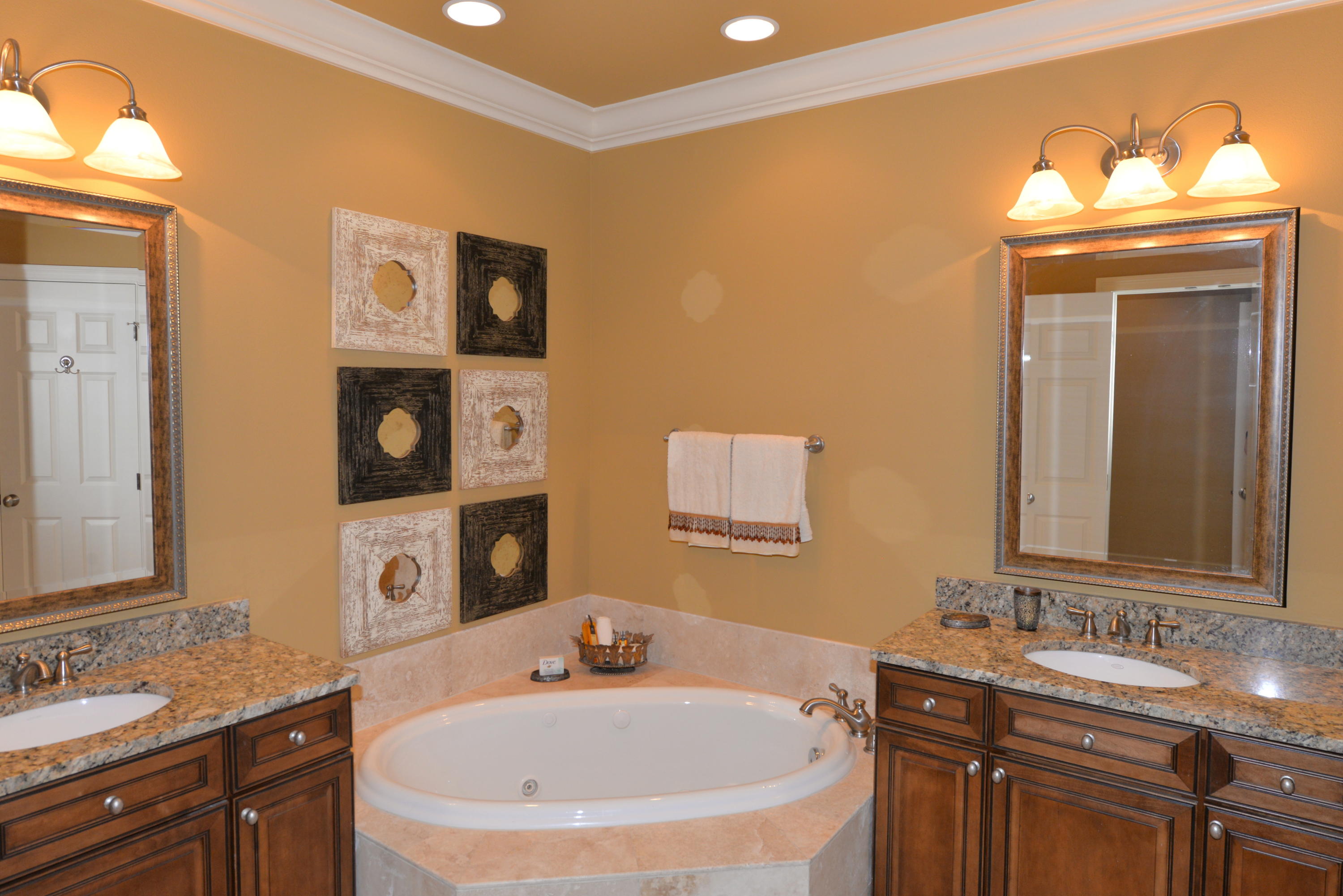 VILLA LAGO - Residential