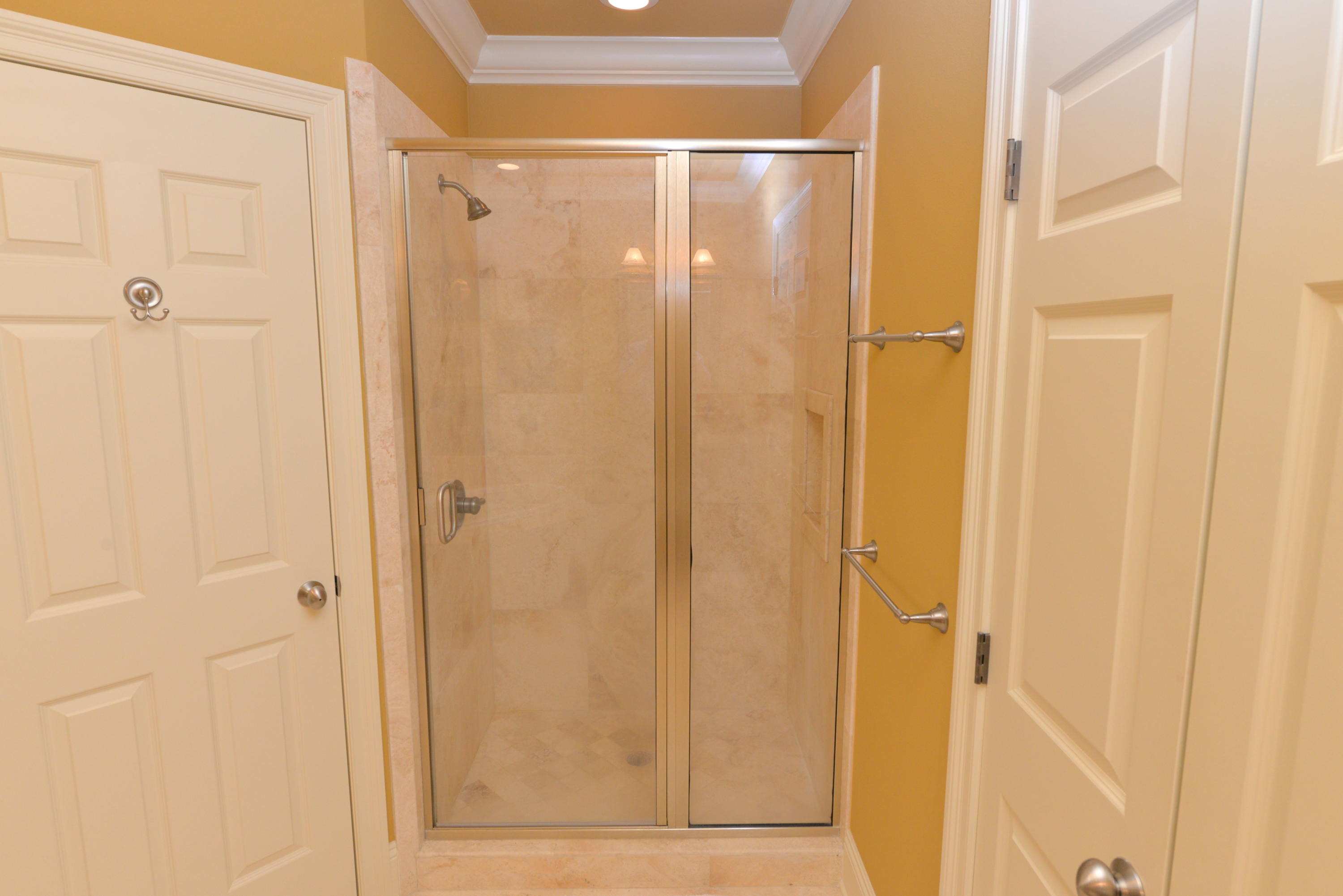 VILLA LAGO - Residential