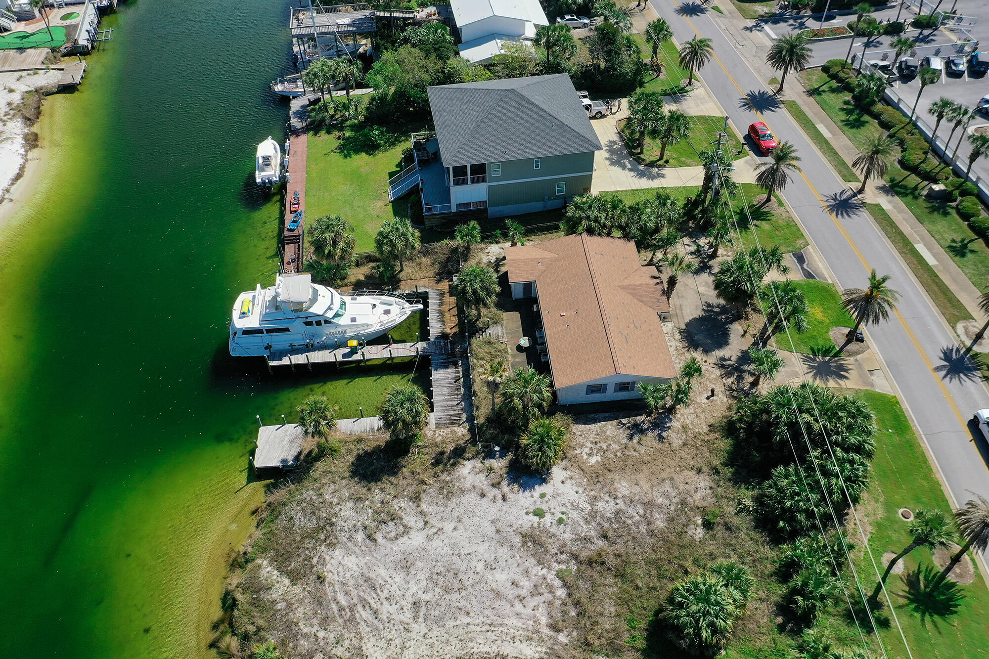 HOLIDAY ISLE - Residential