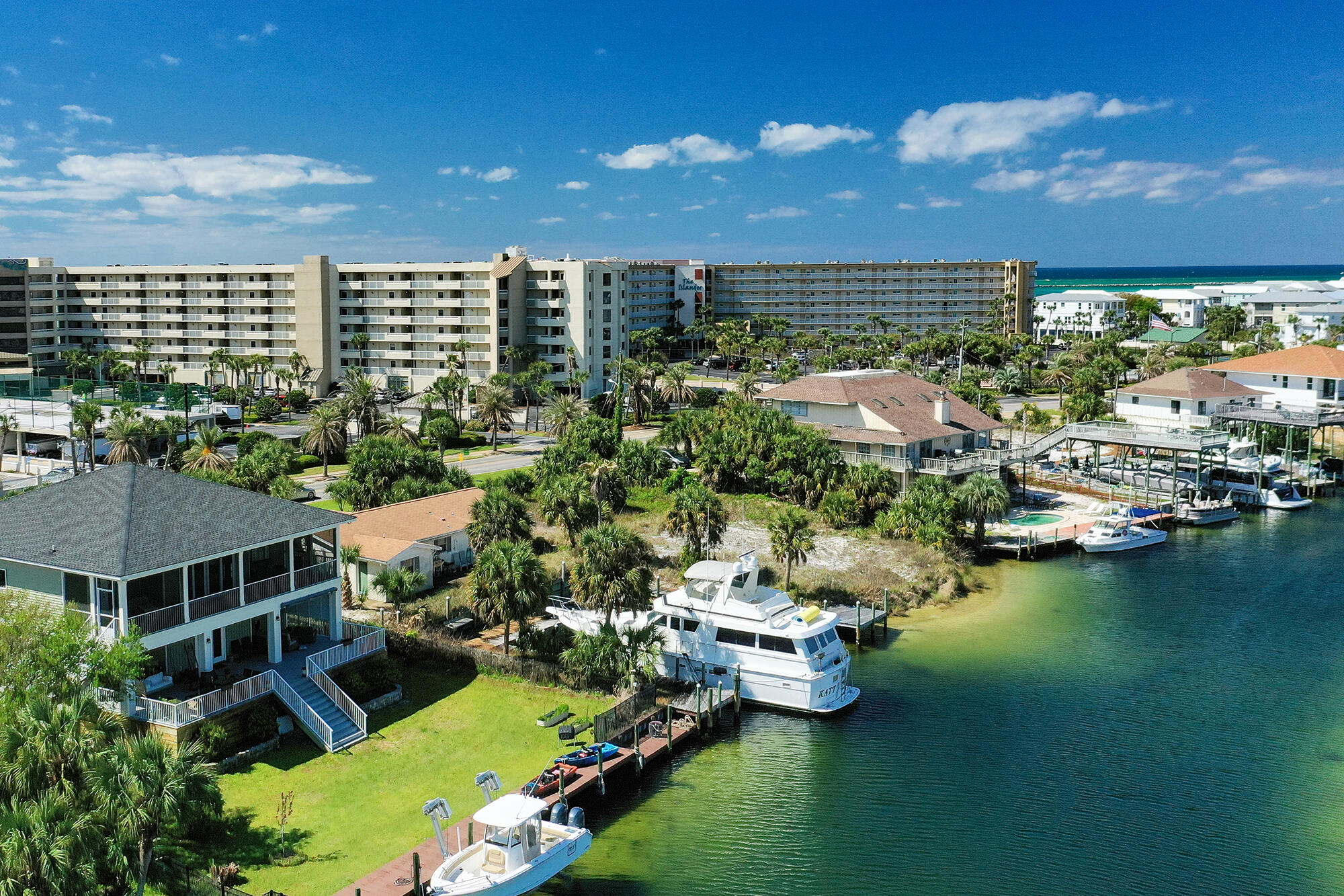 HOLIDAY ISLE - Residential