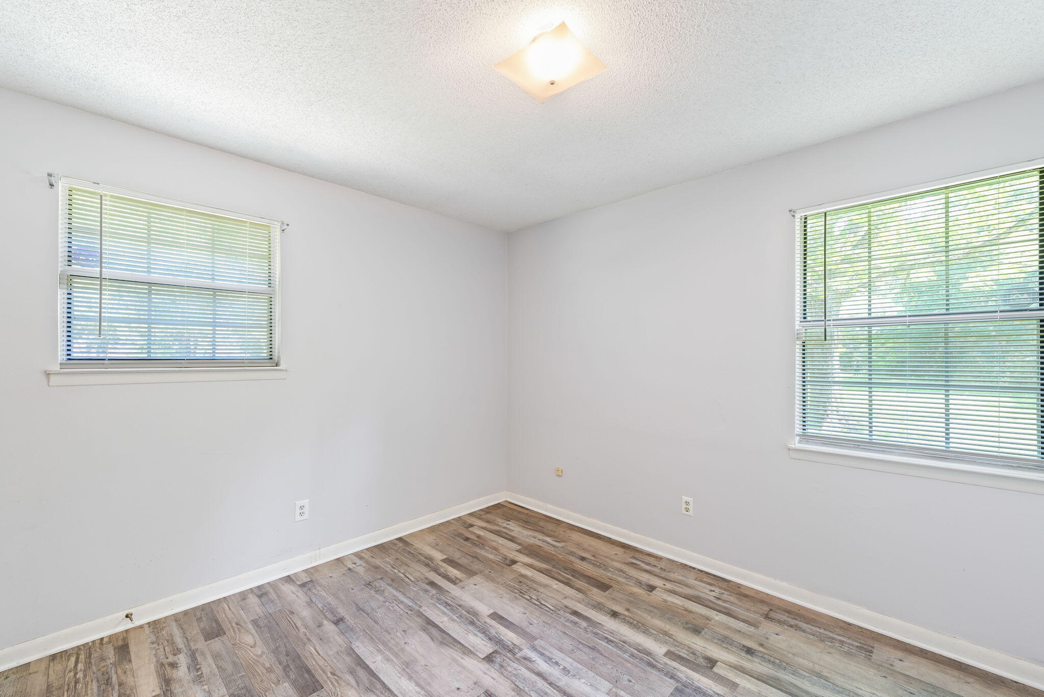 ARGYLE ACRES - Residential