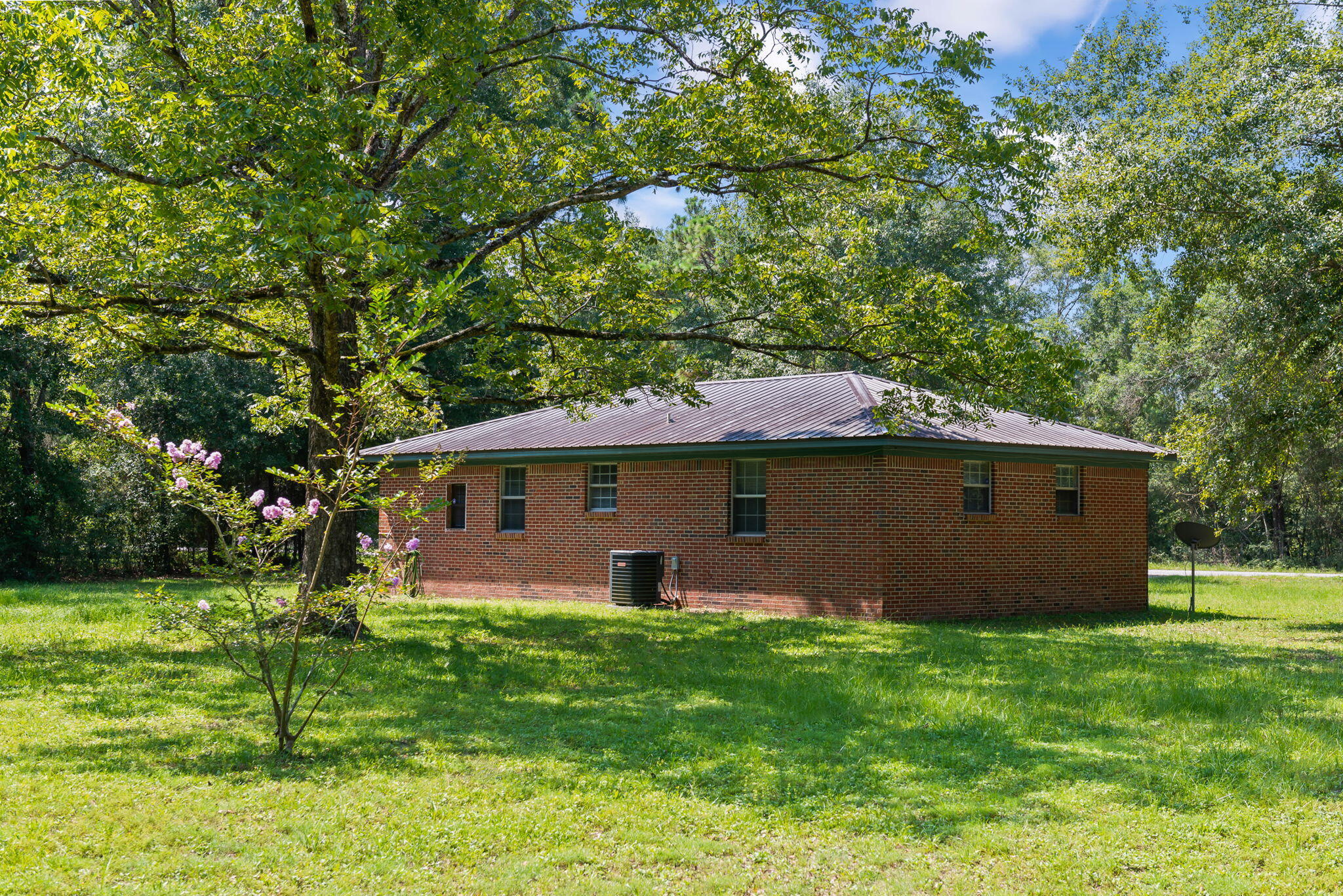 ARGYLE ACRES - Residential