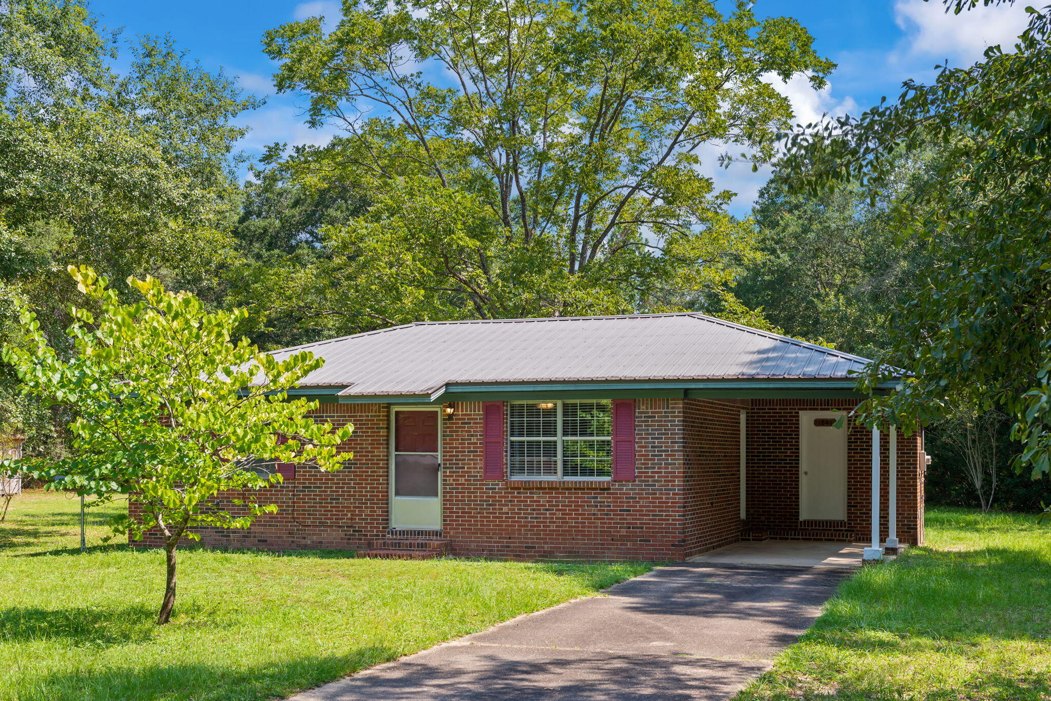 ARGYLE ACRES - Residential