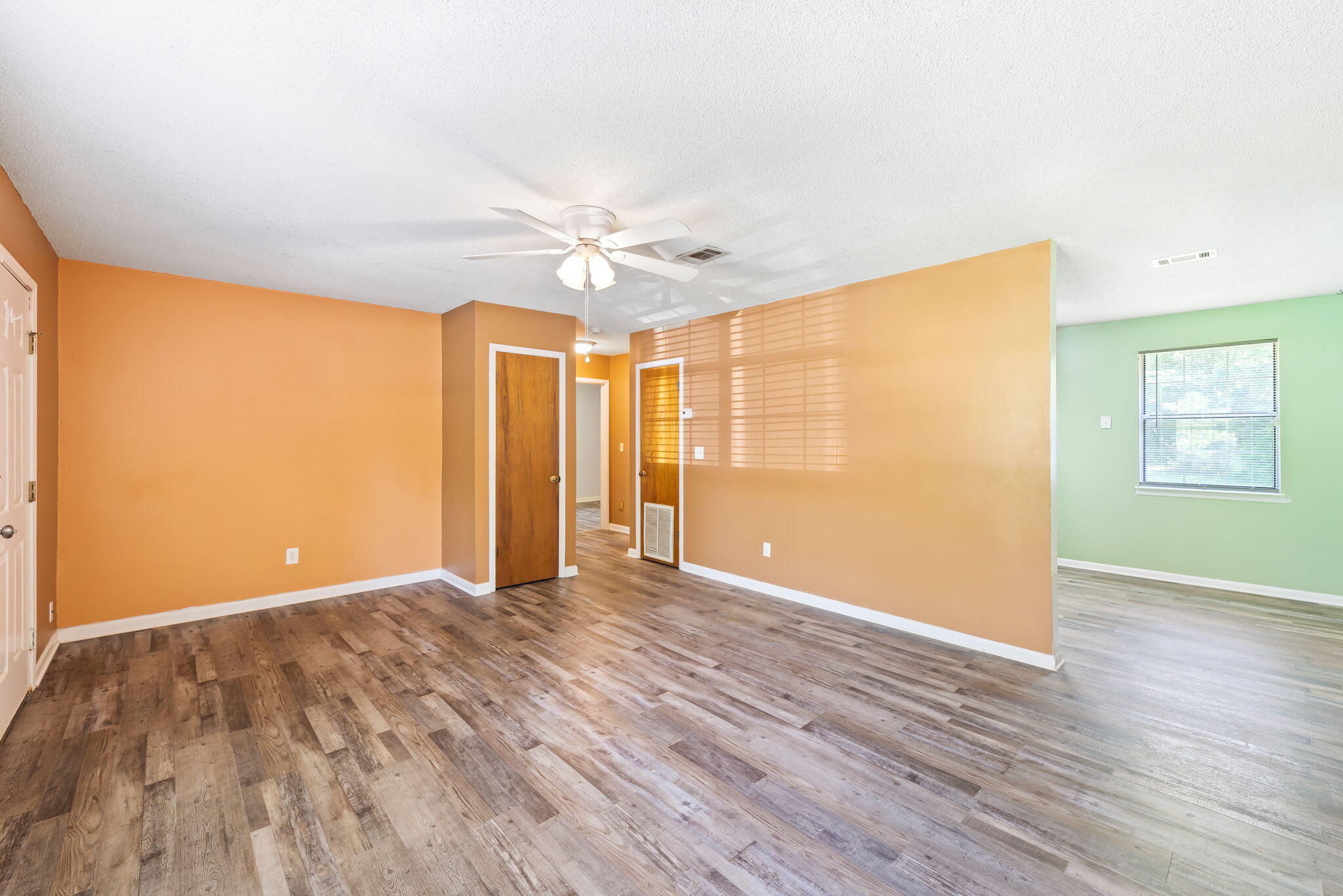 ARGYLE ACRES - Residential