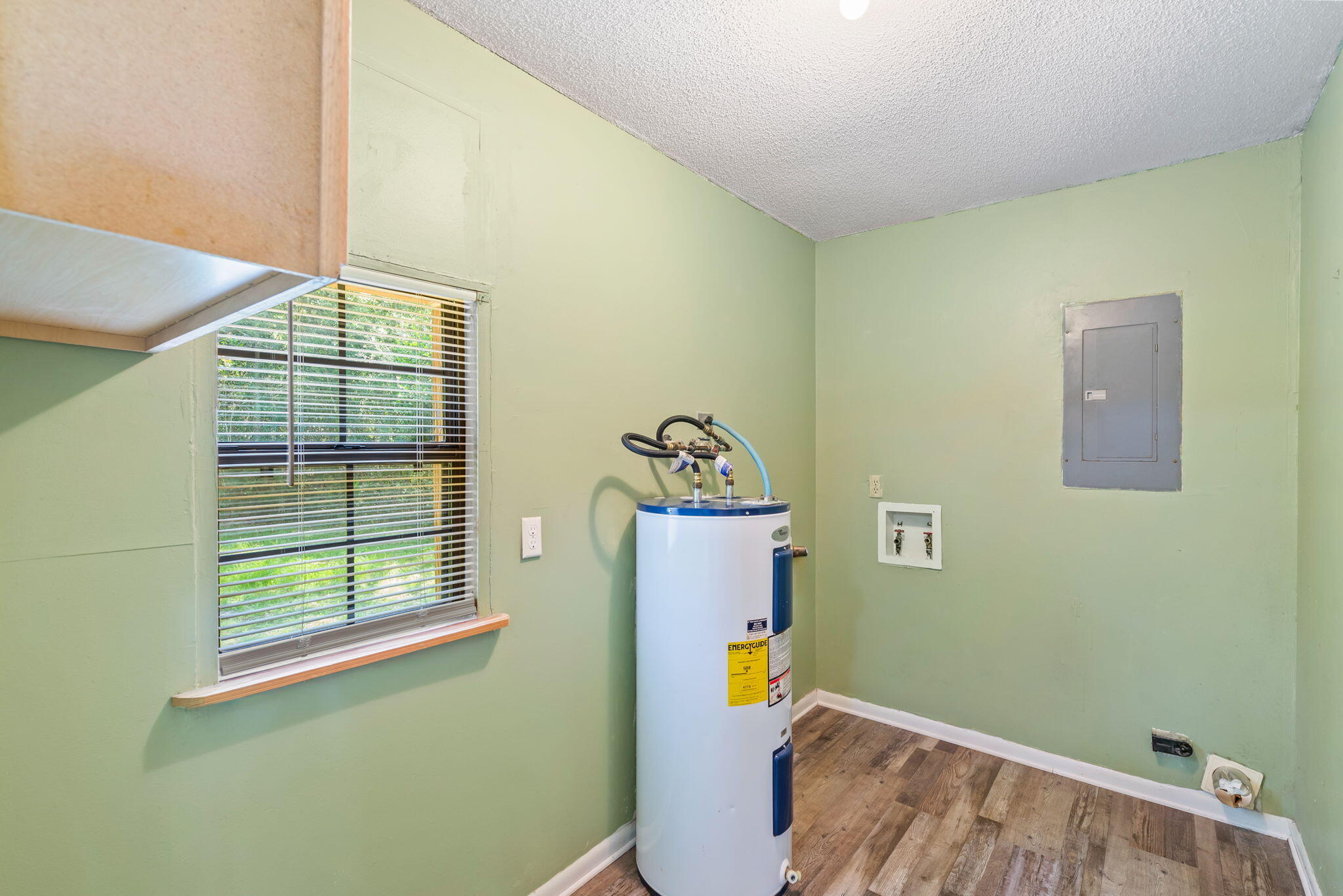 ARGYLE ACRES - Residential