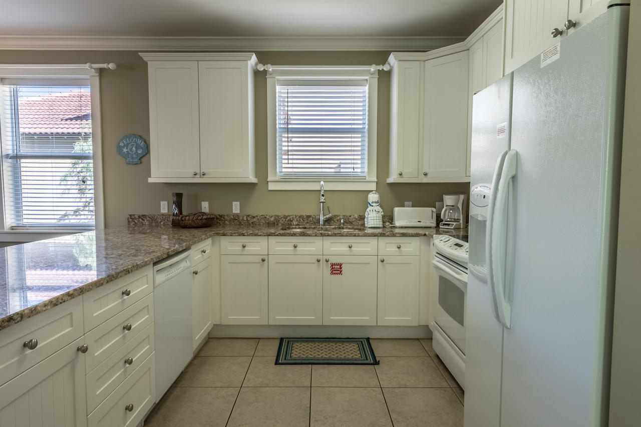 EMERALD WATERS VILLAGE - Residential