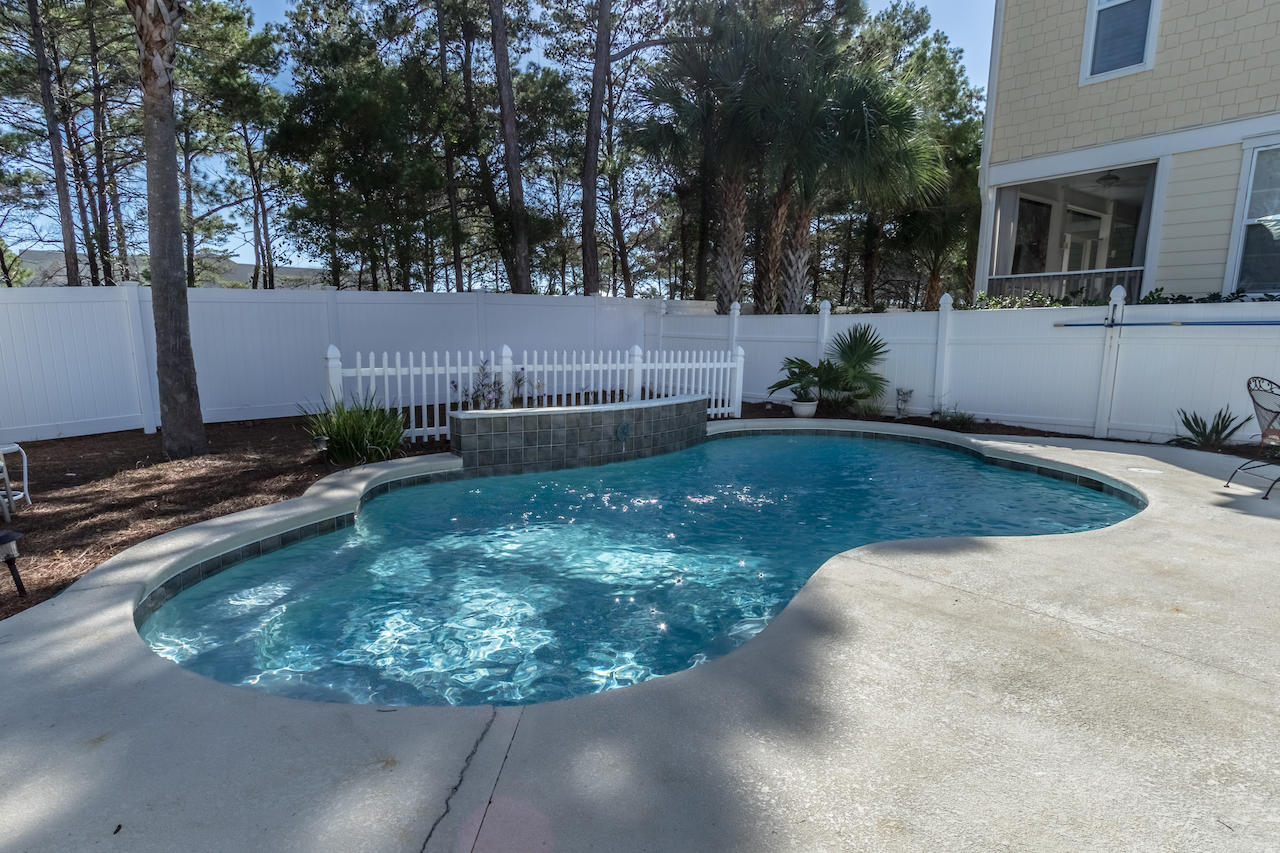 EMERALD WATERS VILLAGE - Residential